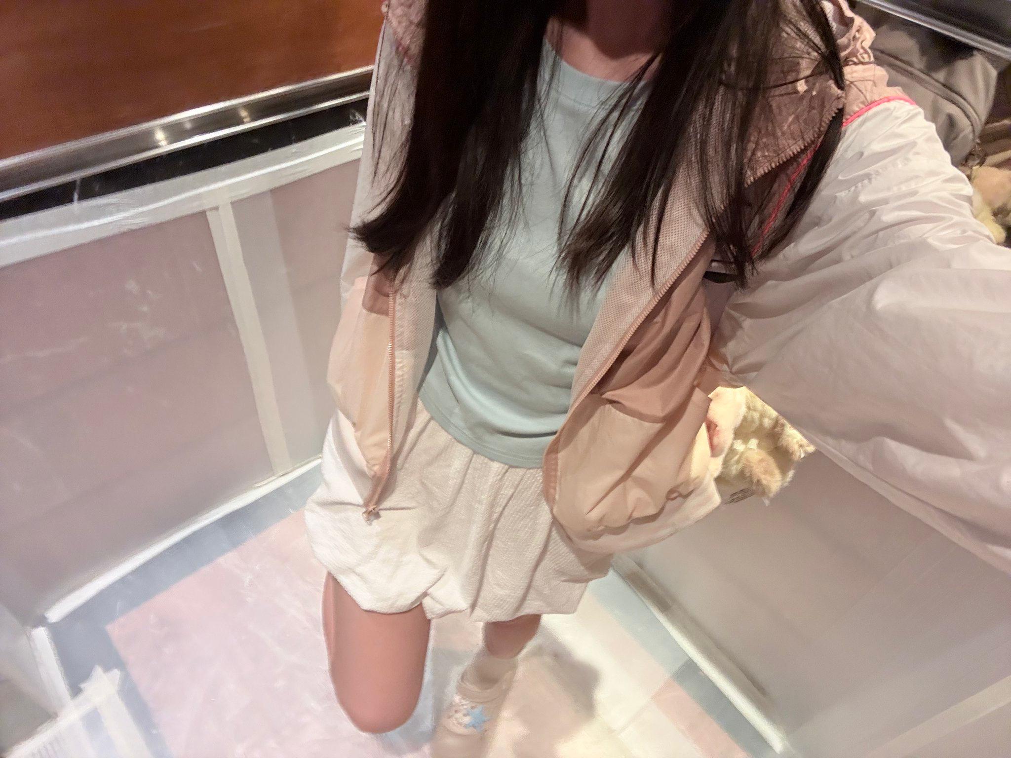 表妹一直喊着要使劲操她