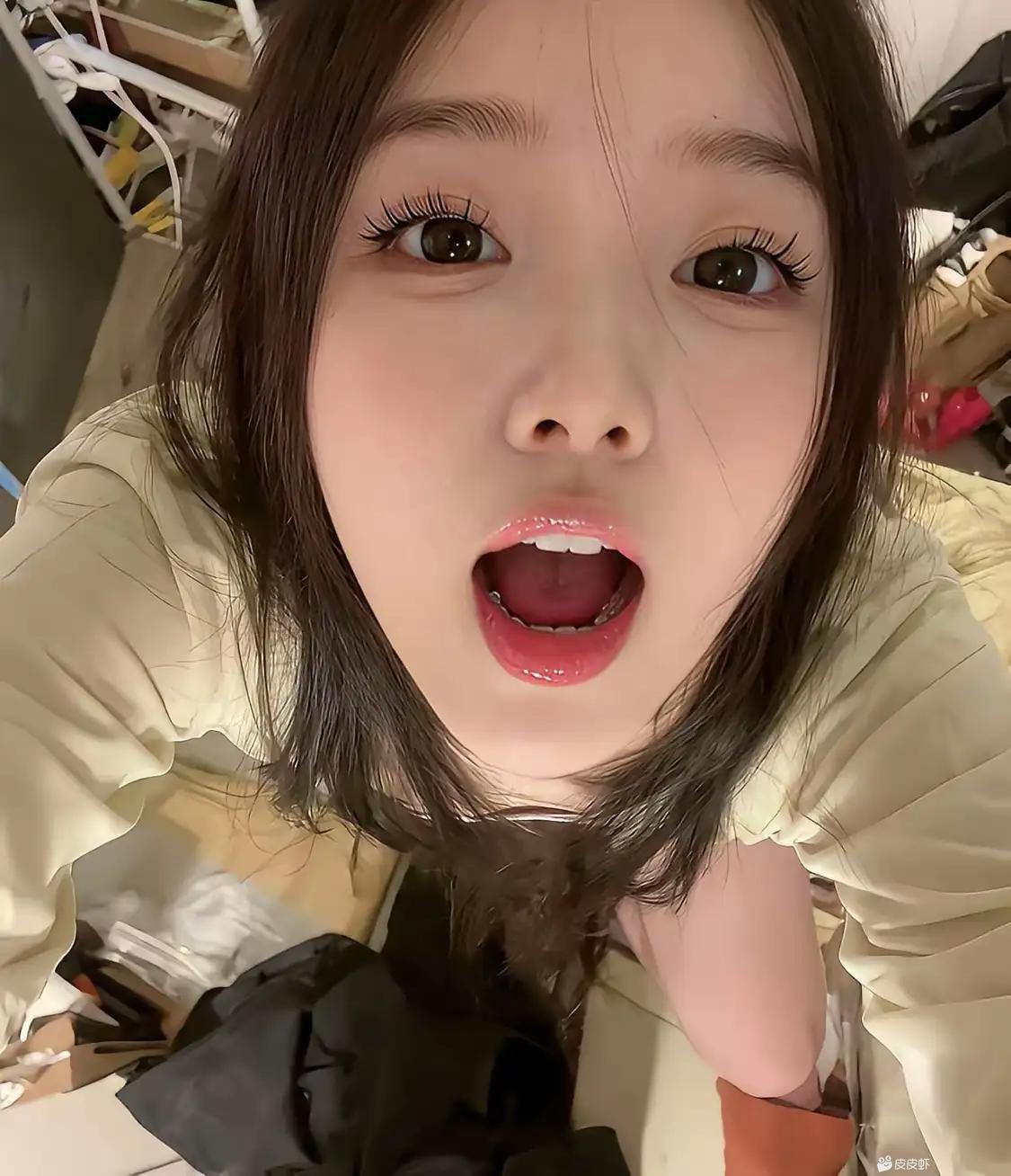 小太妹在酒店房间里被操