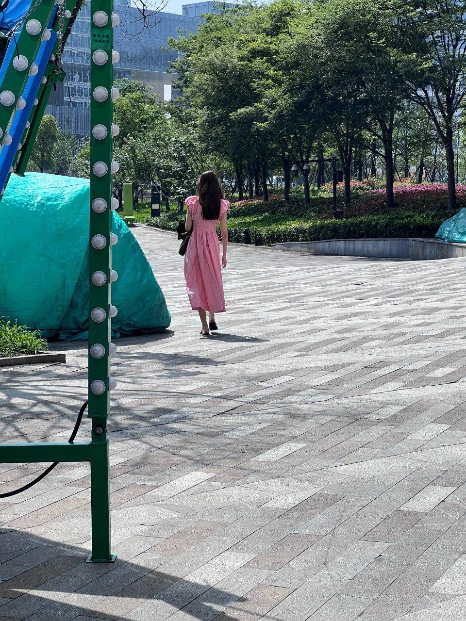 酒店隔壁小情侣女的被操的哇哇叫