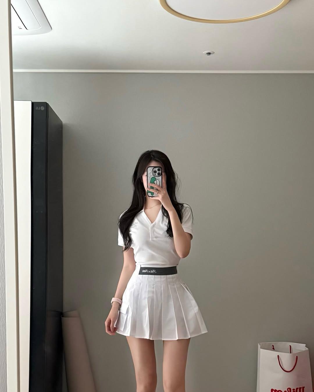 老婆的逼被舔到高潮后的叫声太骚了！