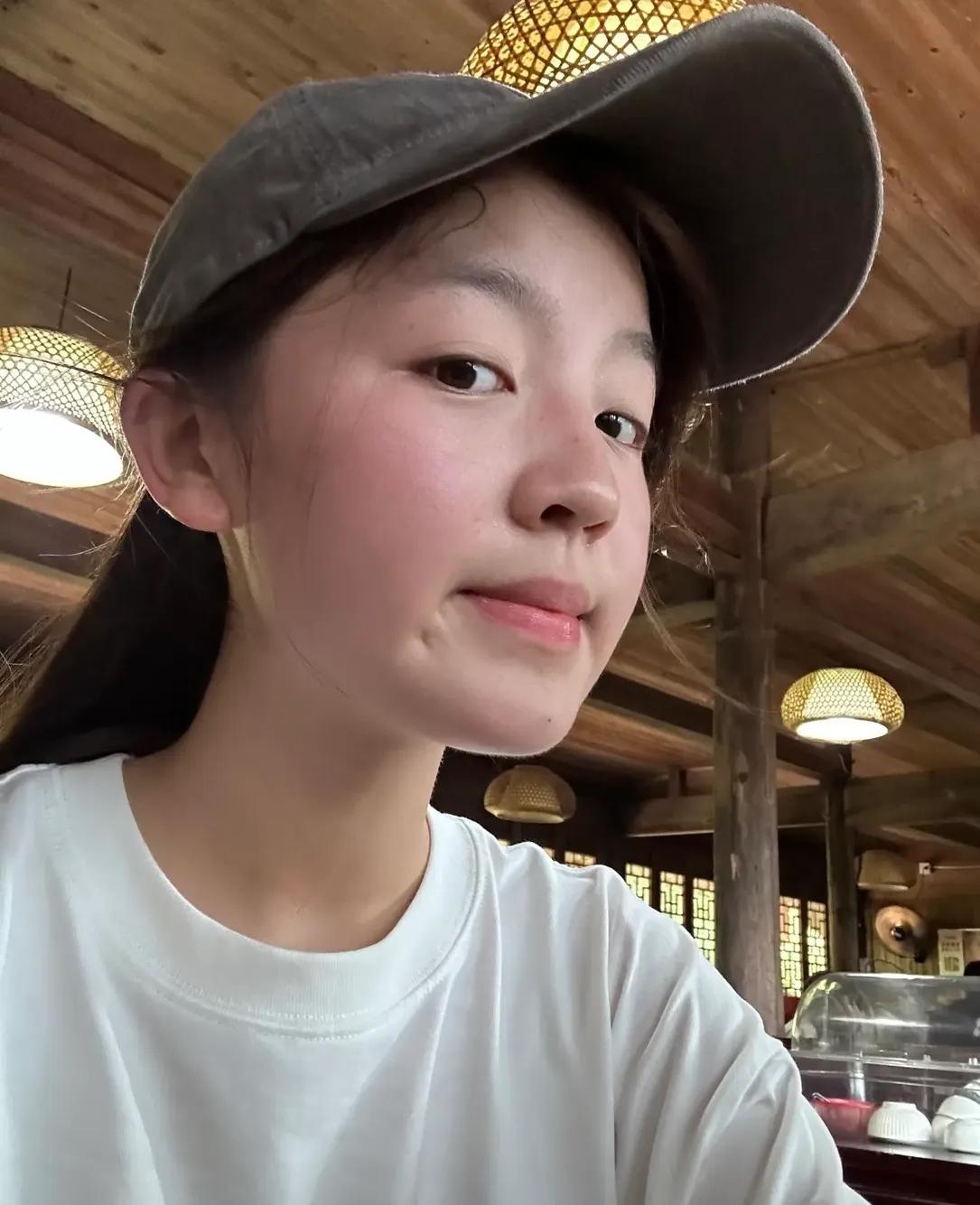 和女朋友车震，女朋友一直喊停