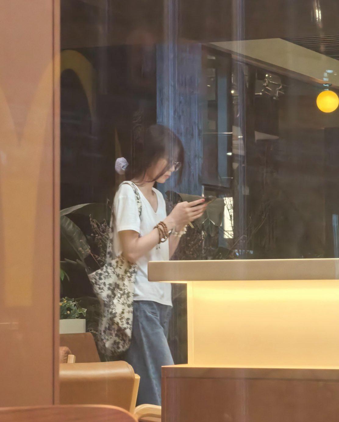女友问我喜不喜欢骚逼