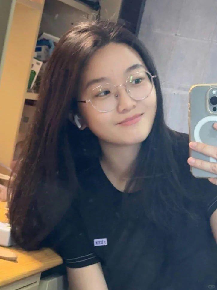 日兄弟的大学女友，居然高潮喷了我一身