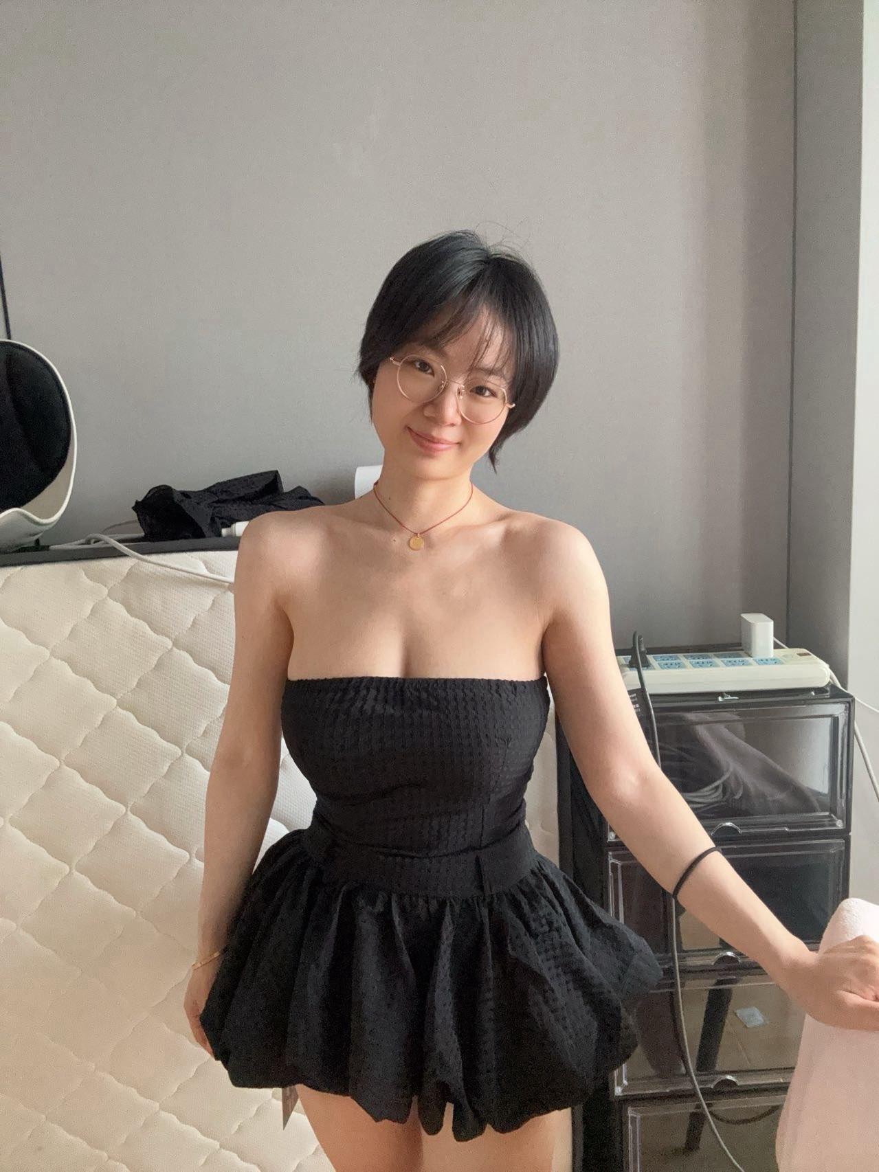 和老婆在家里做爱录音，老婆奶子被我揉的越来越大了。