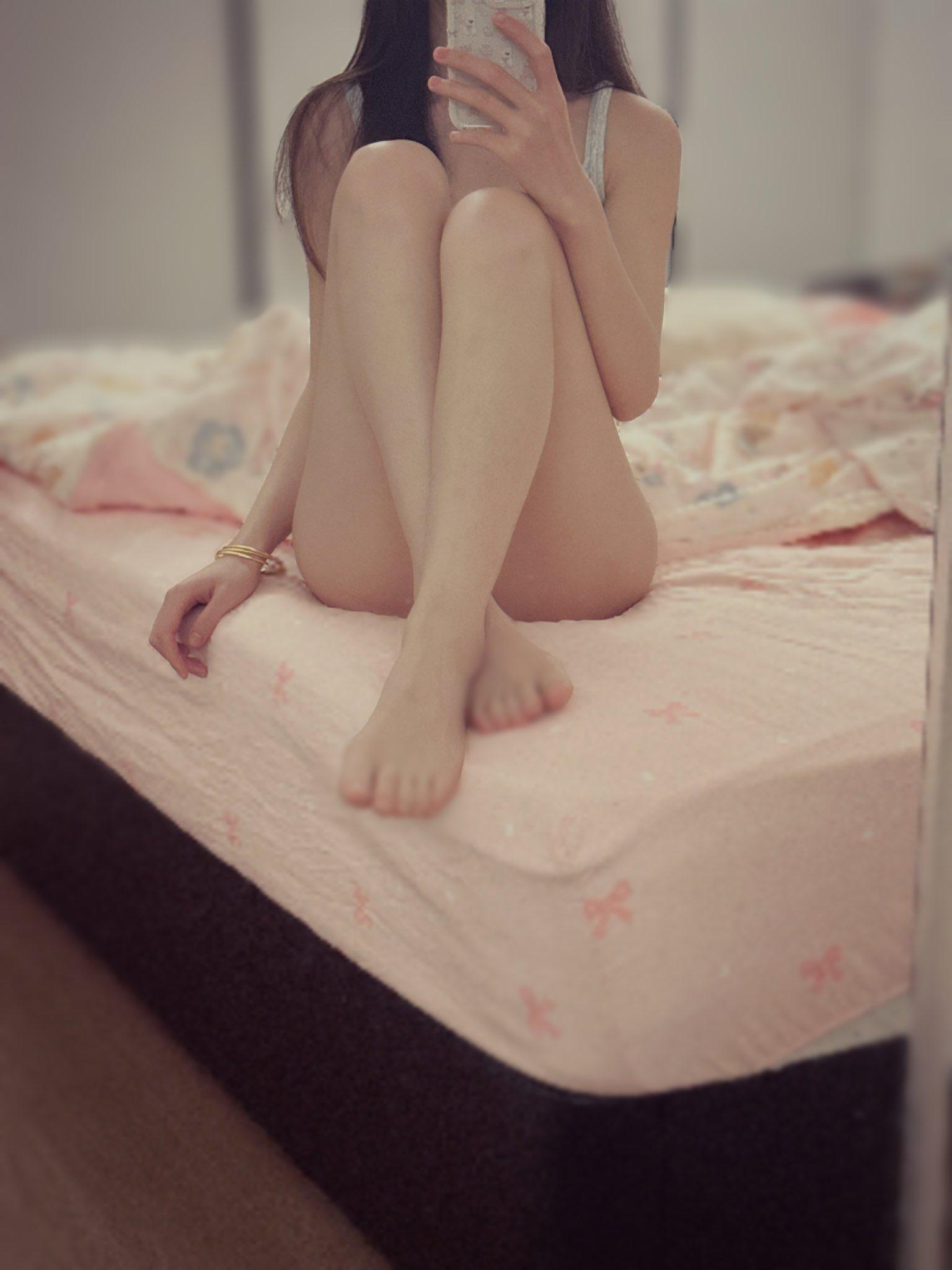 老婆被舔的喘息声和插入声