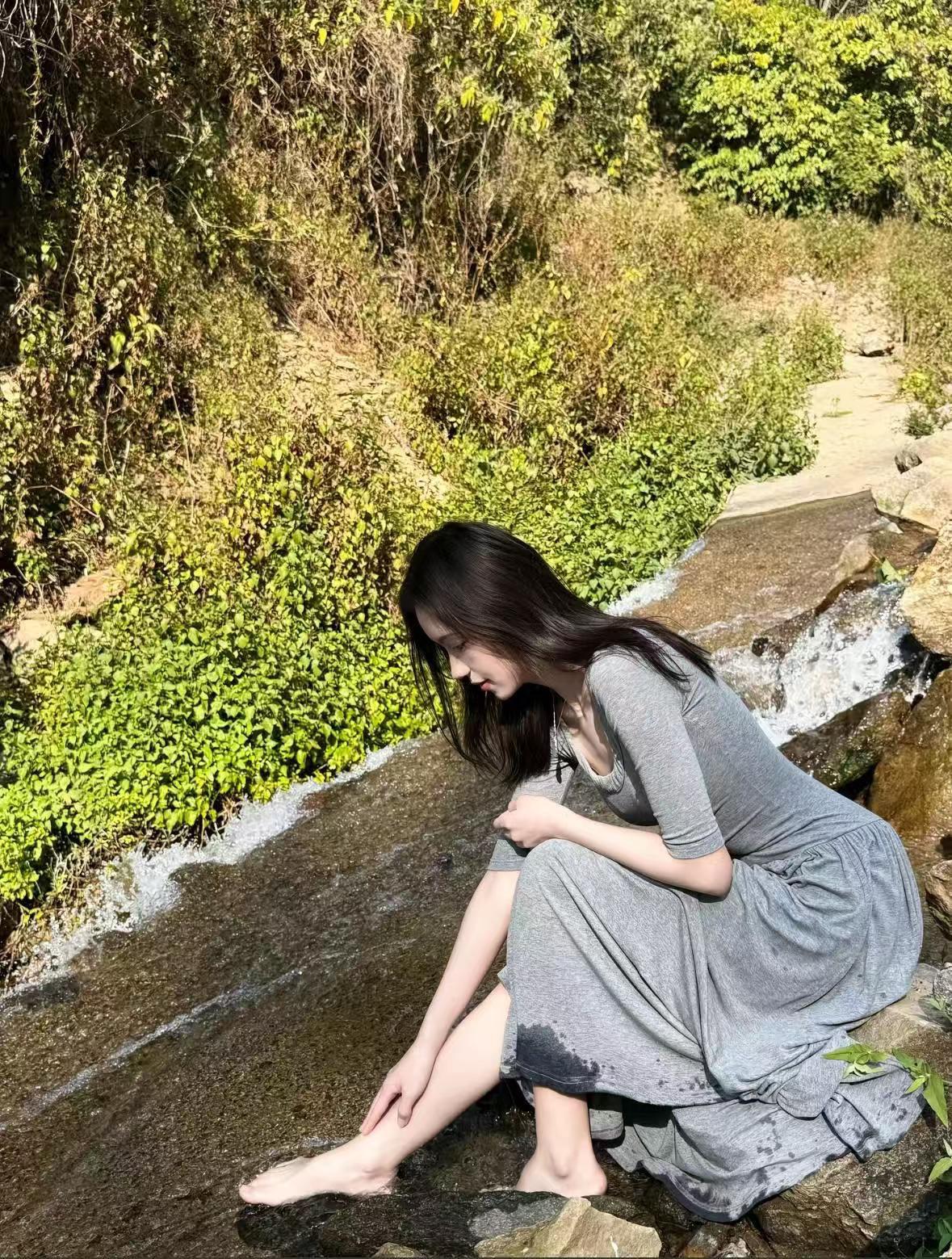 热乎的半夜把02年女朋友从睡梦中日醒