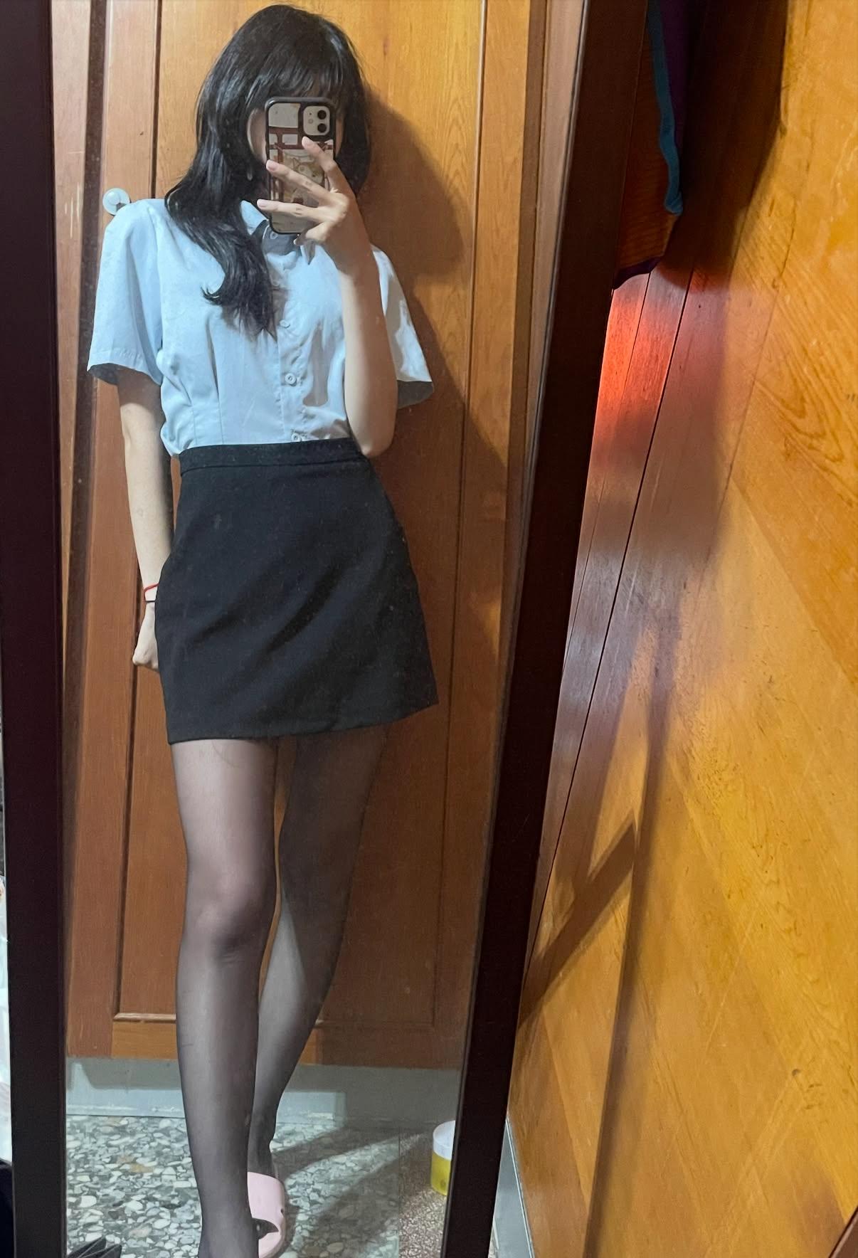 黑丝粗腿女友被操的娇喘不停，一直低声叫老公。