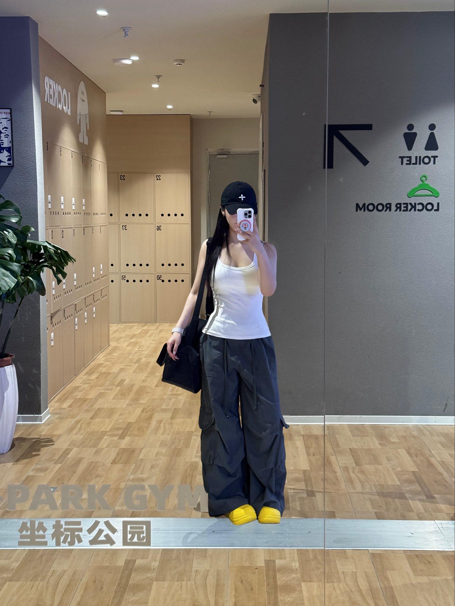 合租室友操他女朋友