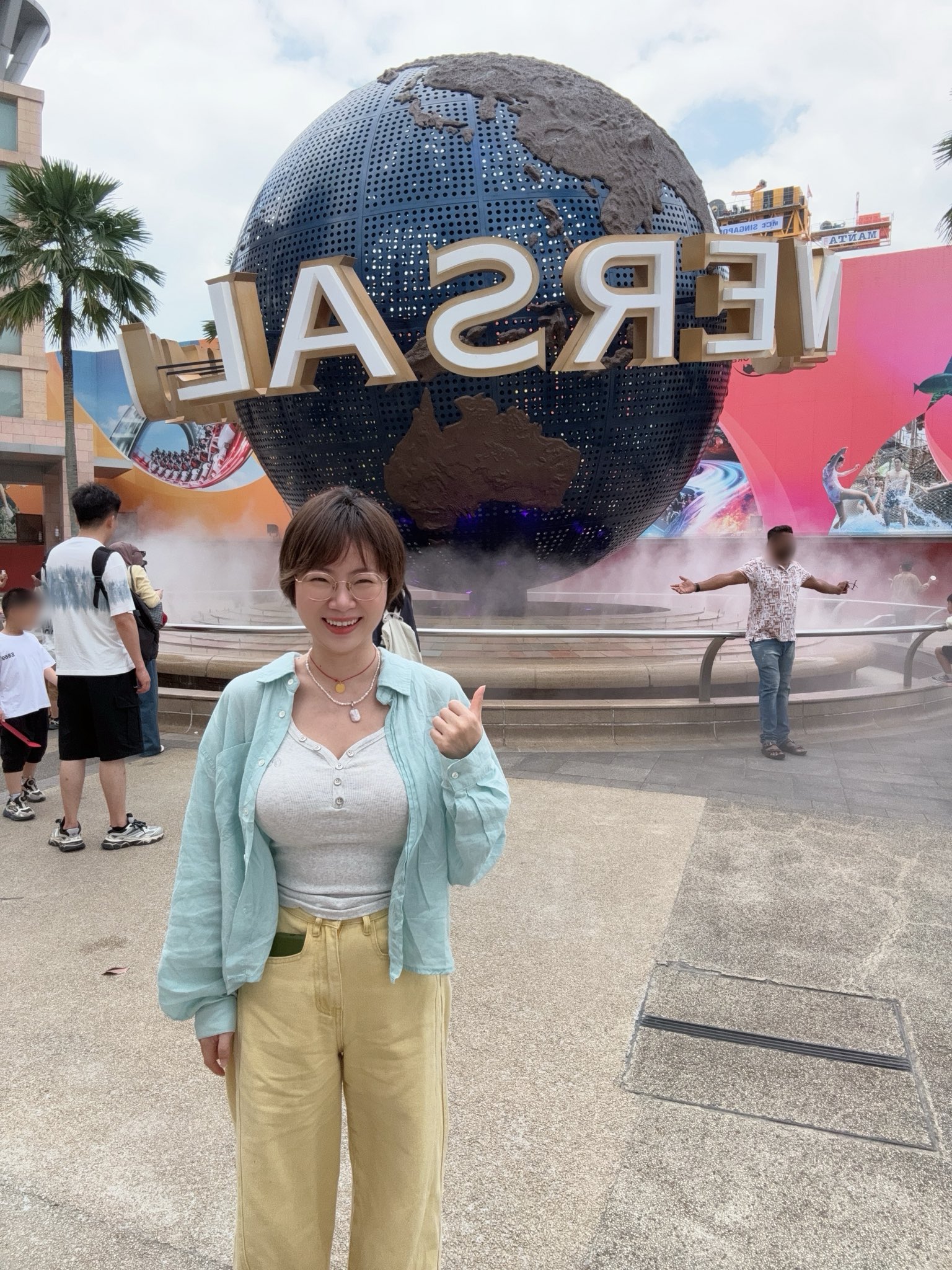 环球影城旅行酒店偷录朋友操大胸女友