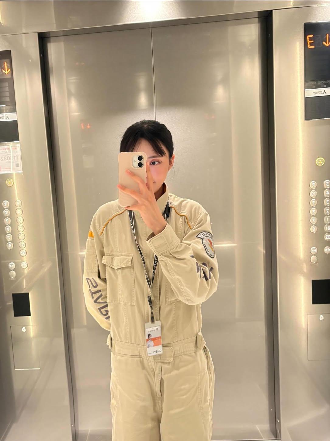 和老婆周末在家做爱，叫声淫荡。