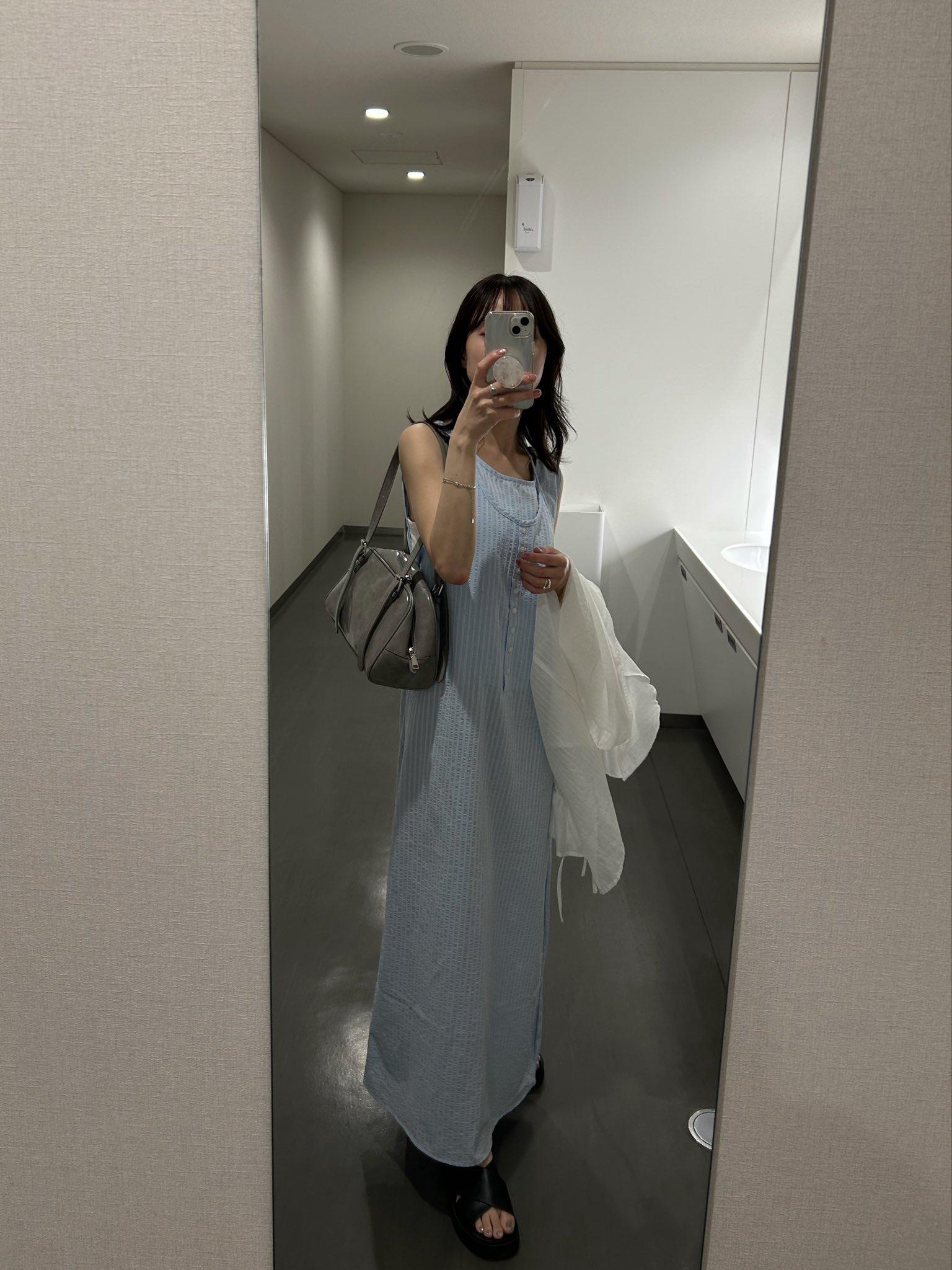 淫语调教骚逼人妻，让她和她妈脱光了去公园卖逼。