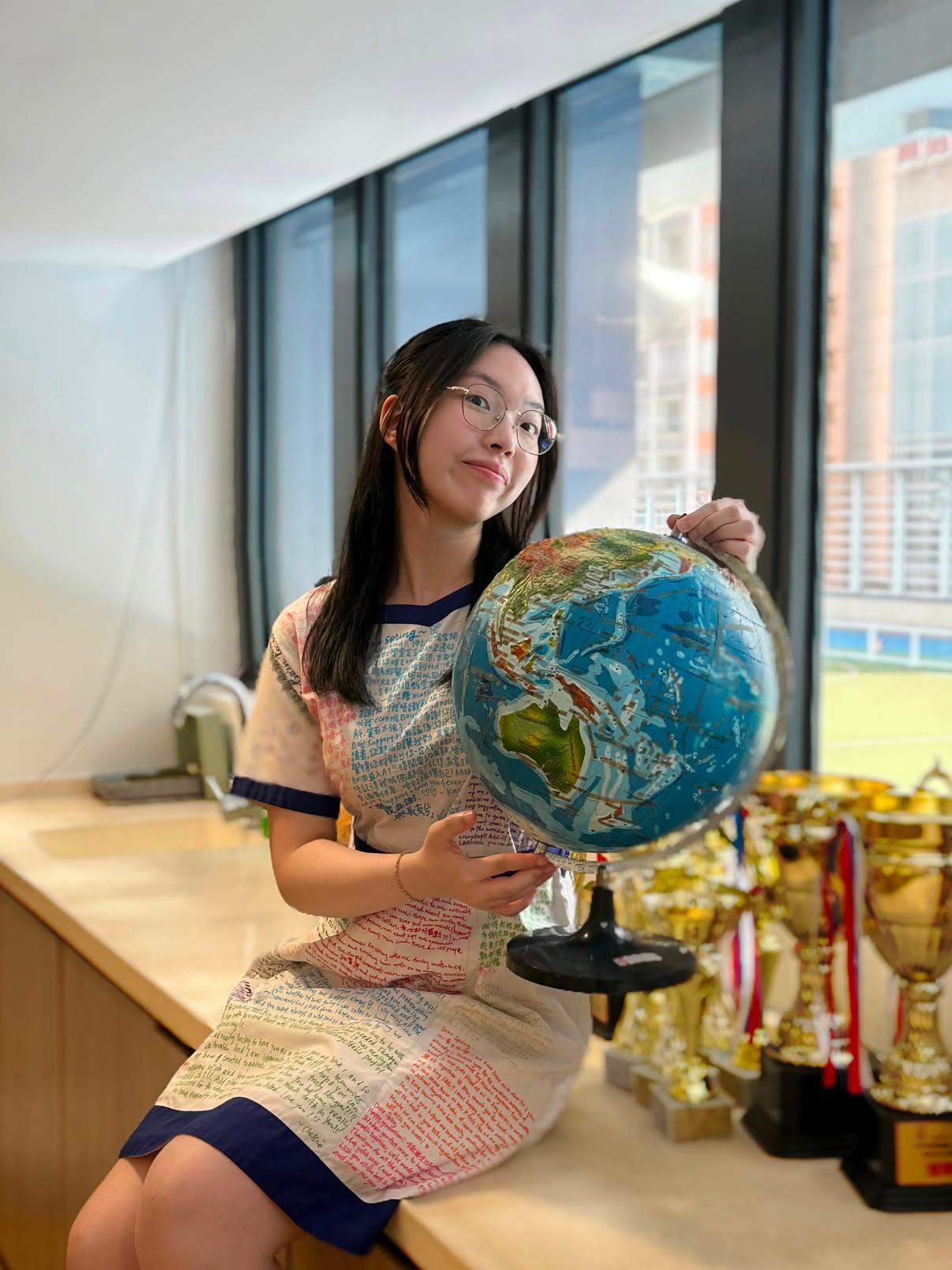 骚逼女友被操的嗷嗷叫，最后让爸爸射到小穴里。