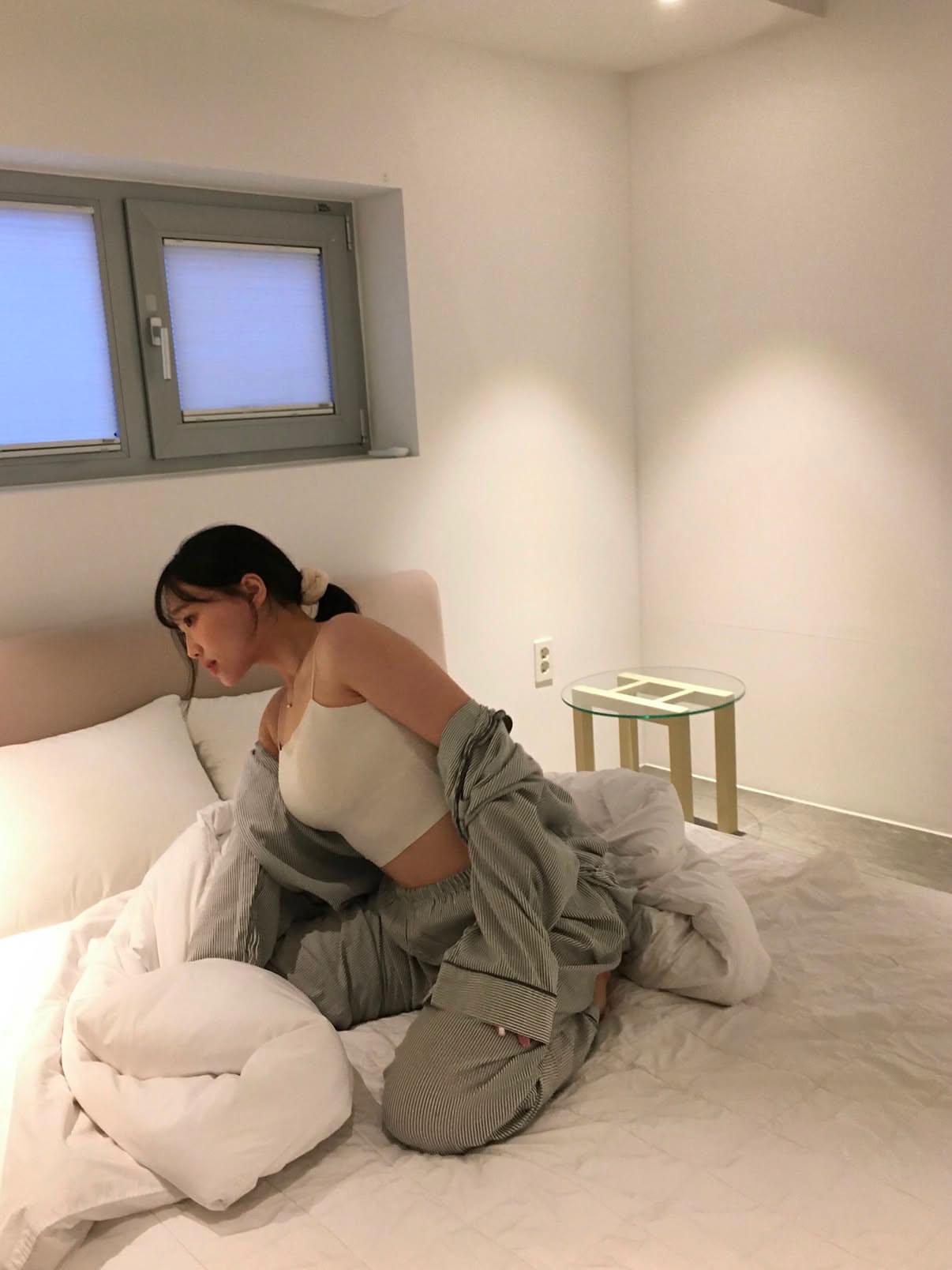 操健身房超大胸骚逼，极速打桩啪啪响。