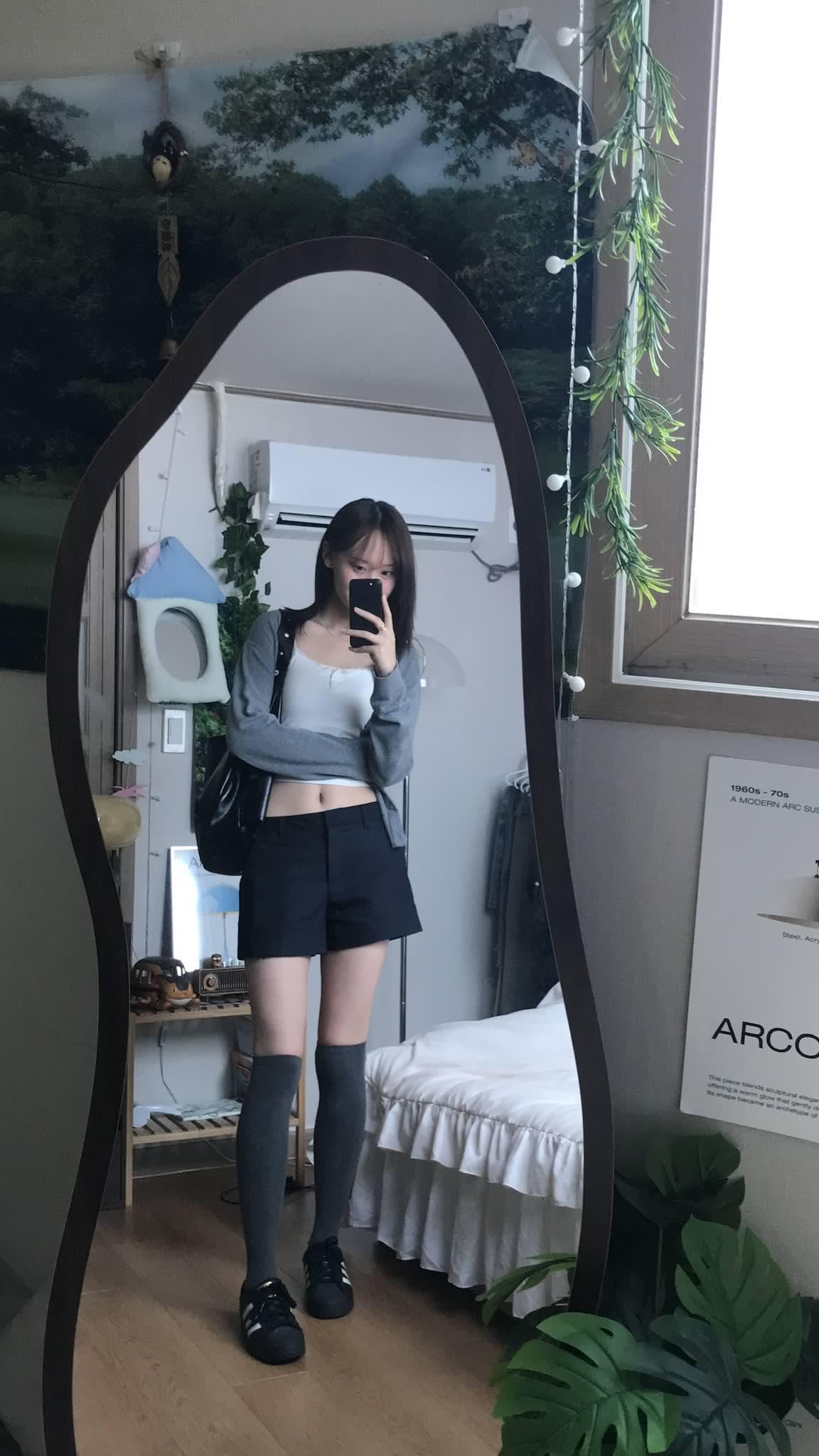 和女友做爱，边操边聊。