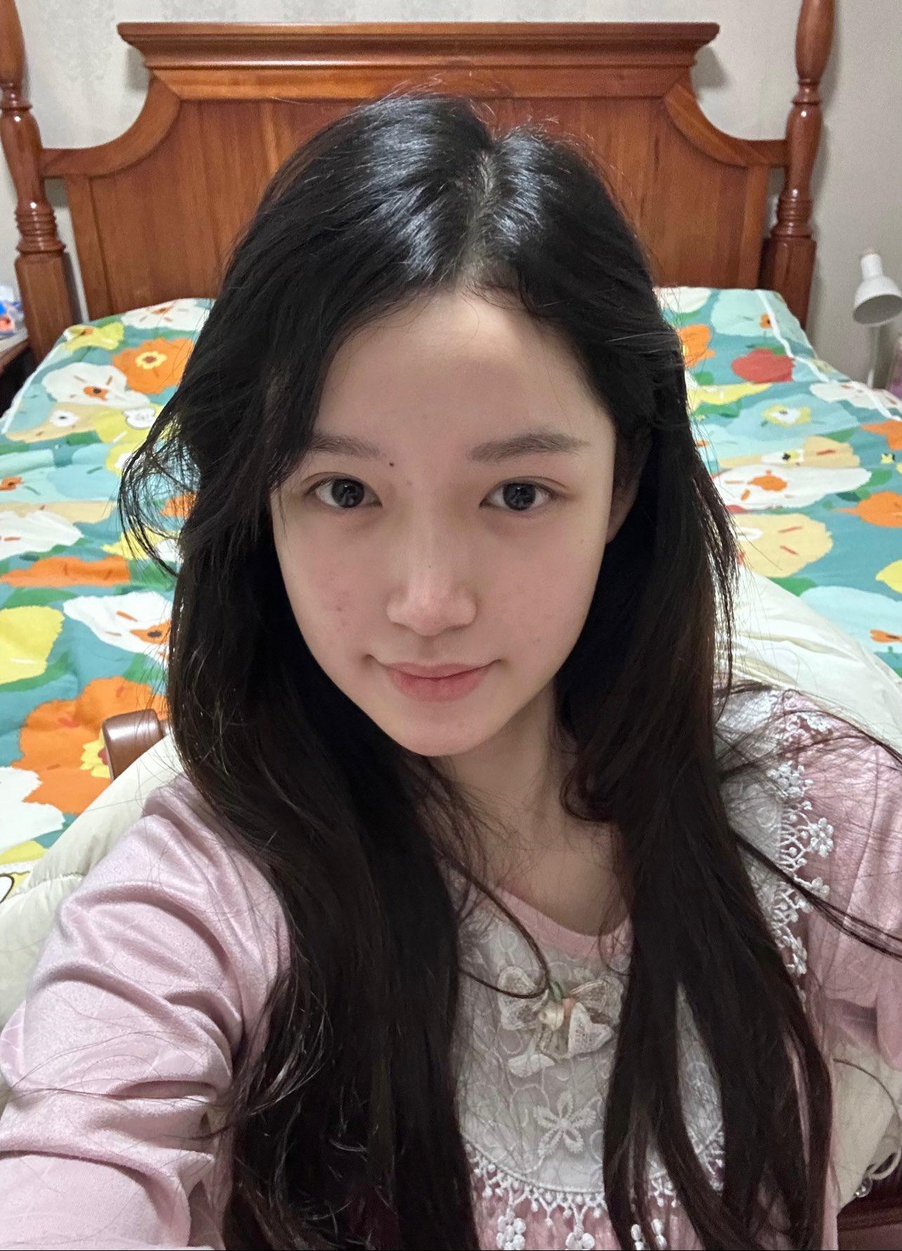 每天被操的02年骚女