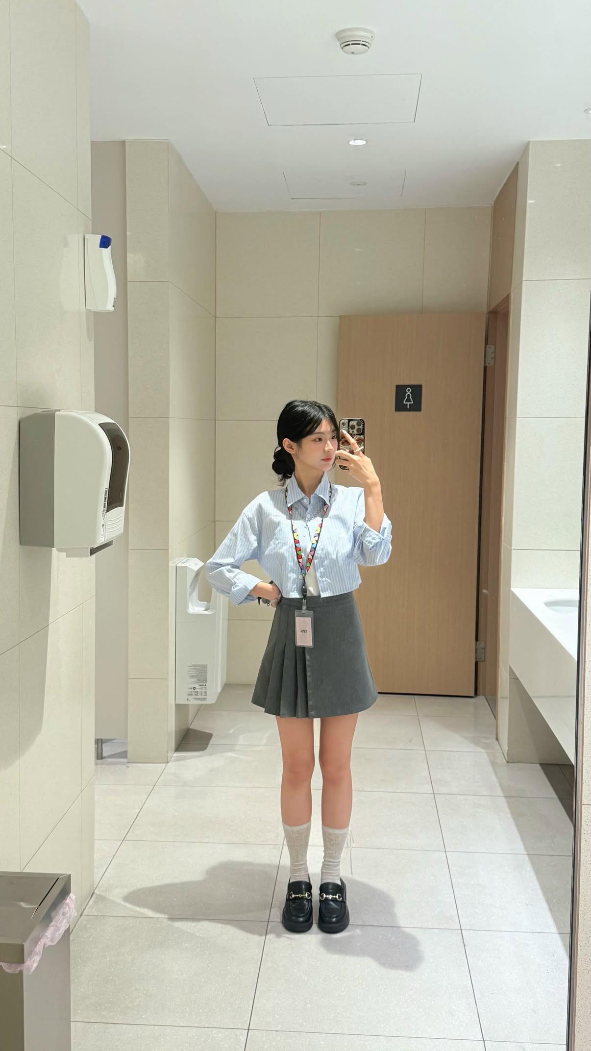带公司有男朋友的实习生去厦门旅游，第一晚就操了 3 次。
