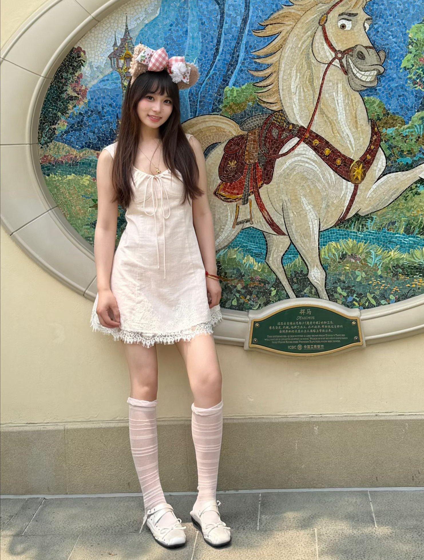 点操长腿女同事，高潮时哭着说不要这么慢。