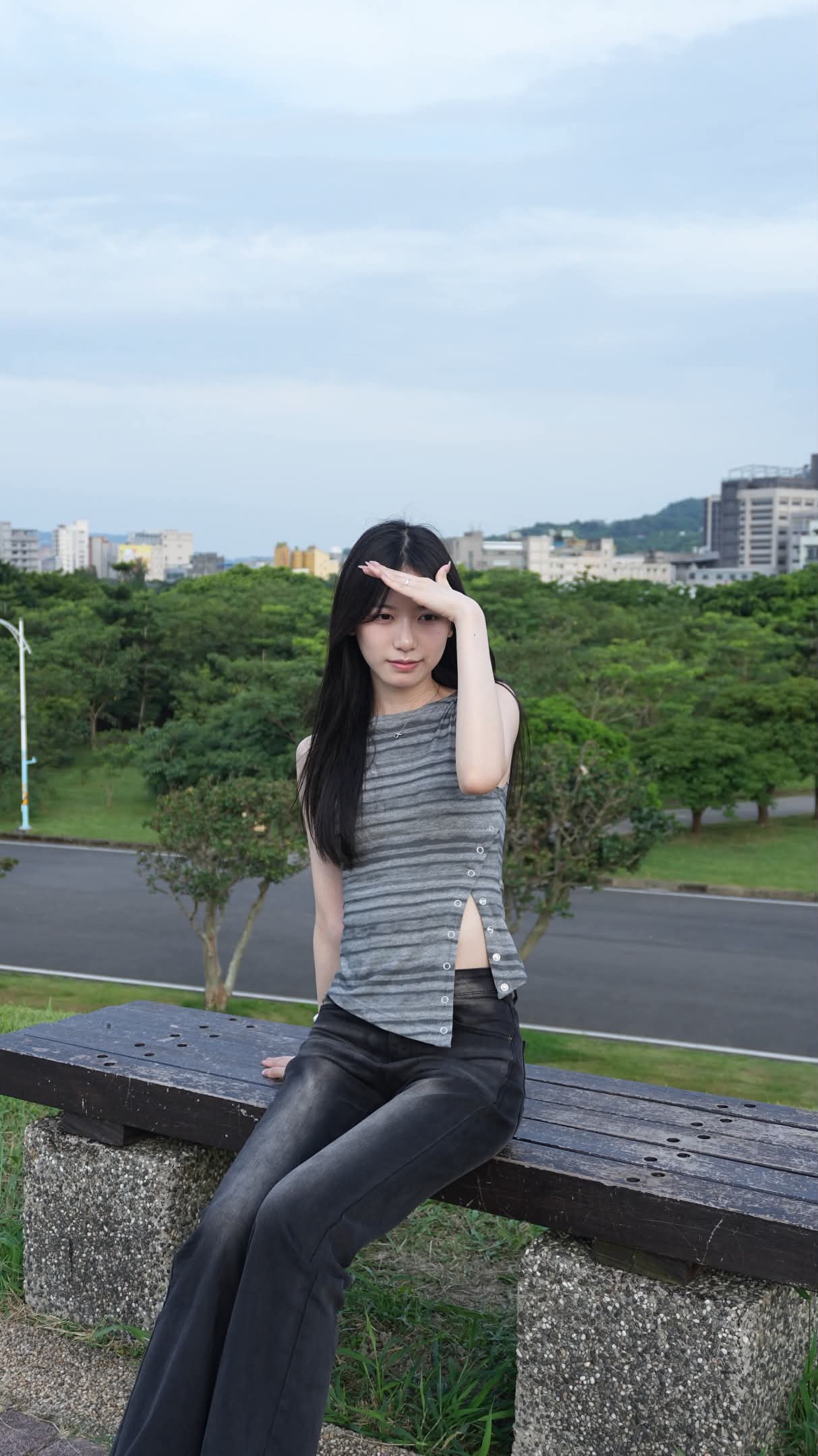 老婆被操的说太痛了，叫床声极其诱人。