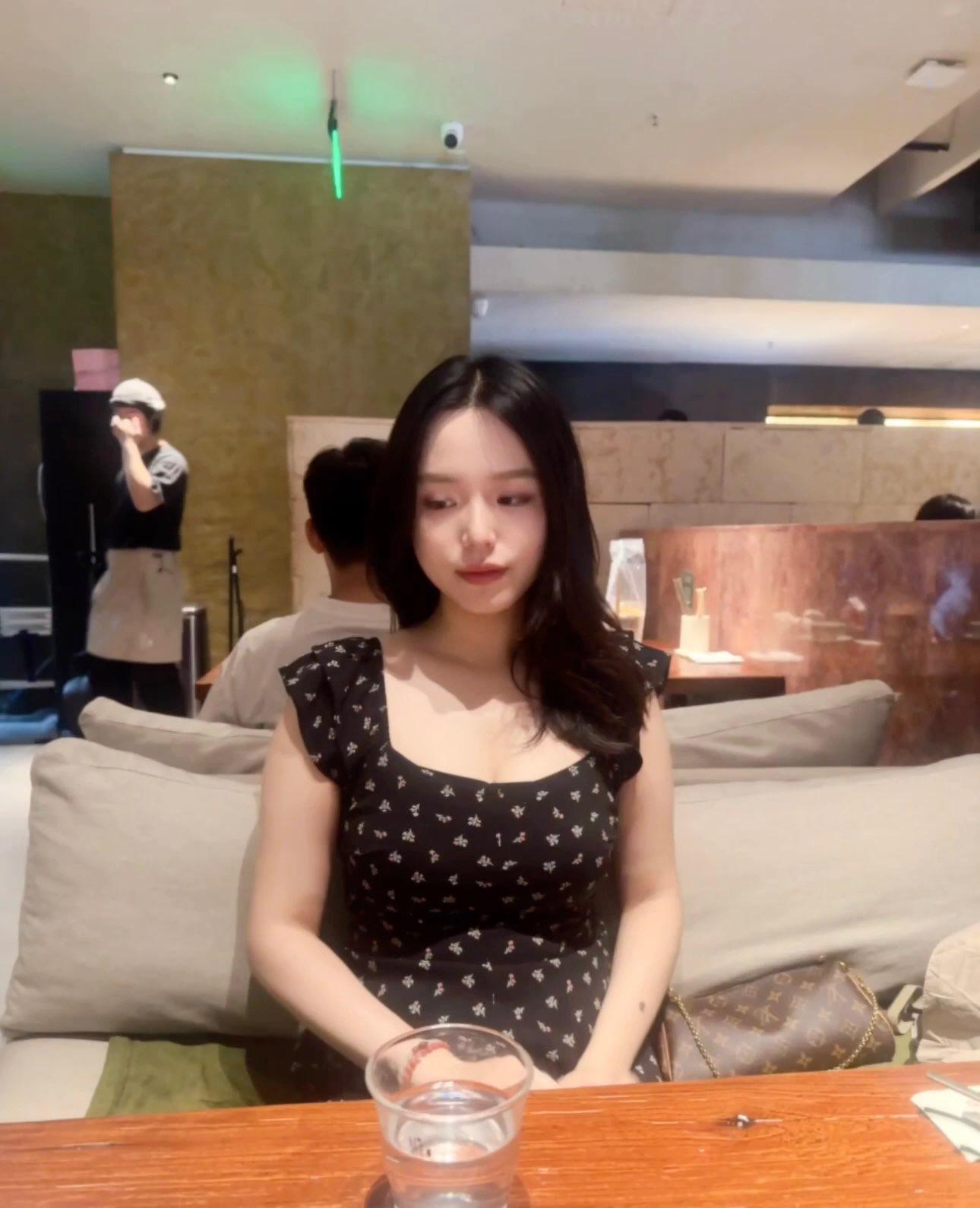 和女友做爱录音，女友说我今天好粗，还说自己是鸡巴套子。