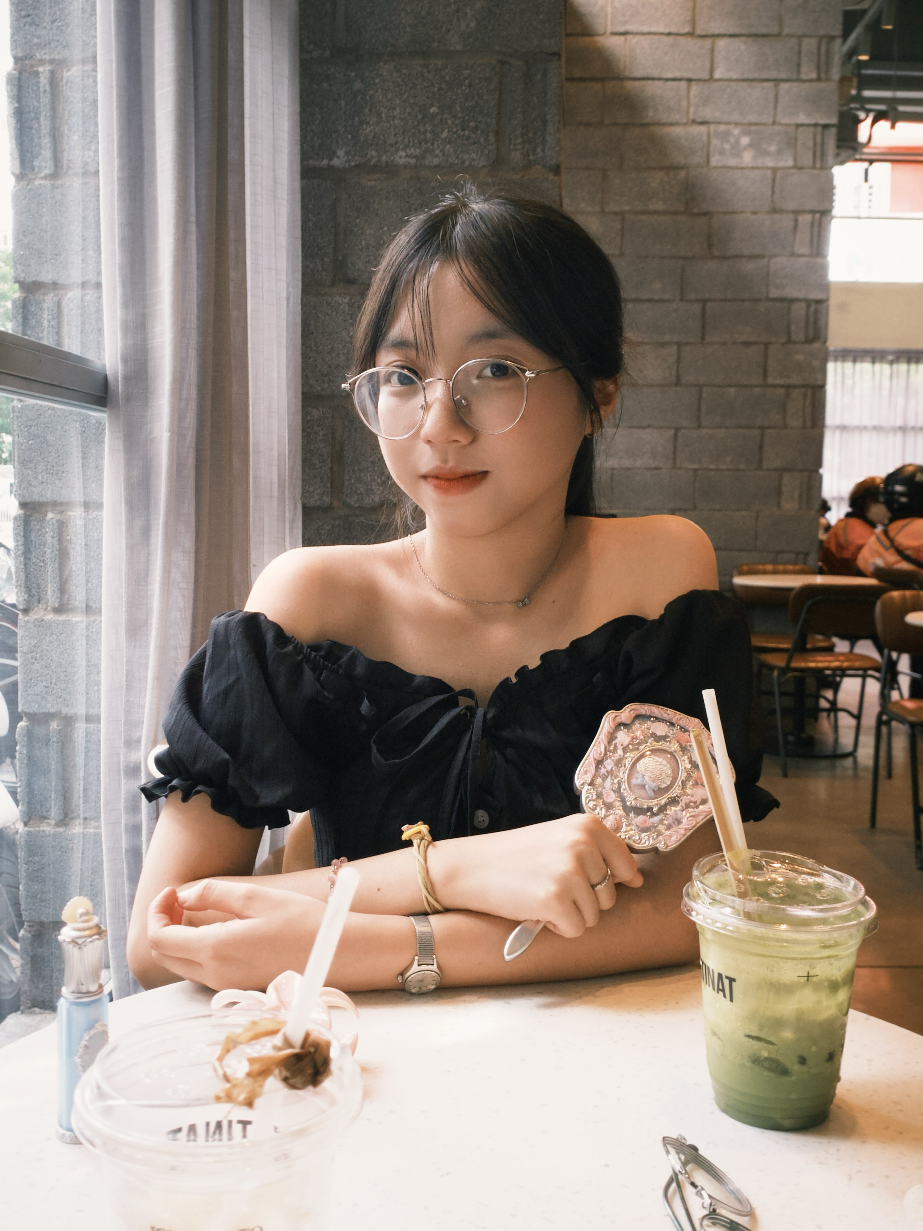 干女友屁眼，女友叫的哭爹喊娘。