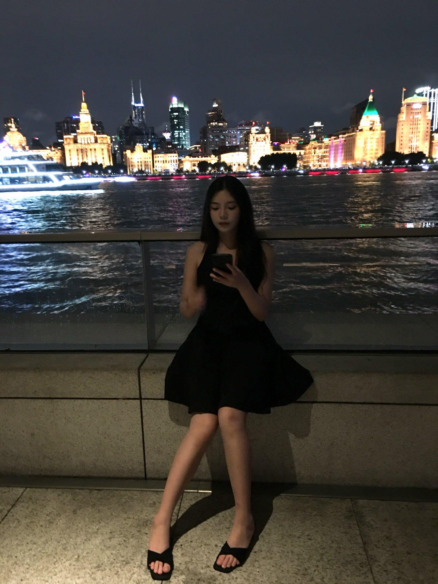 淫荡问题调教女友，回答在被叔叔操。