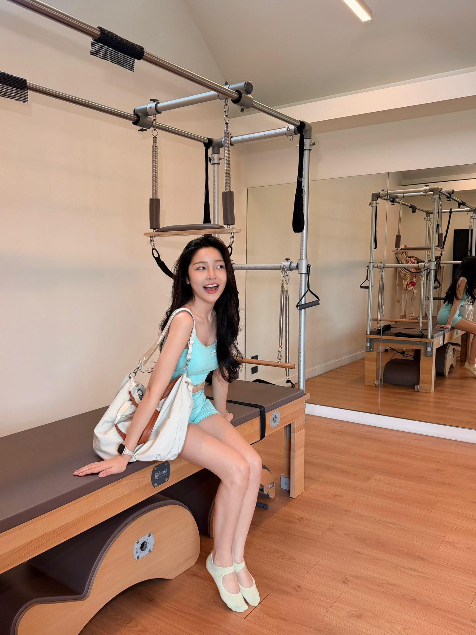 暴力打桩20岁电子厂小妹，说你就操死我吧，超级会叫。