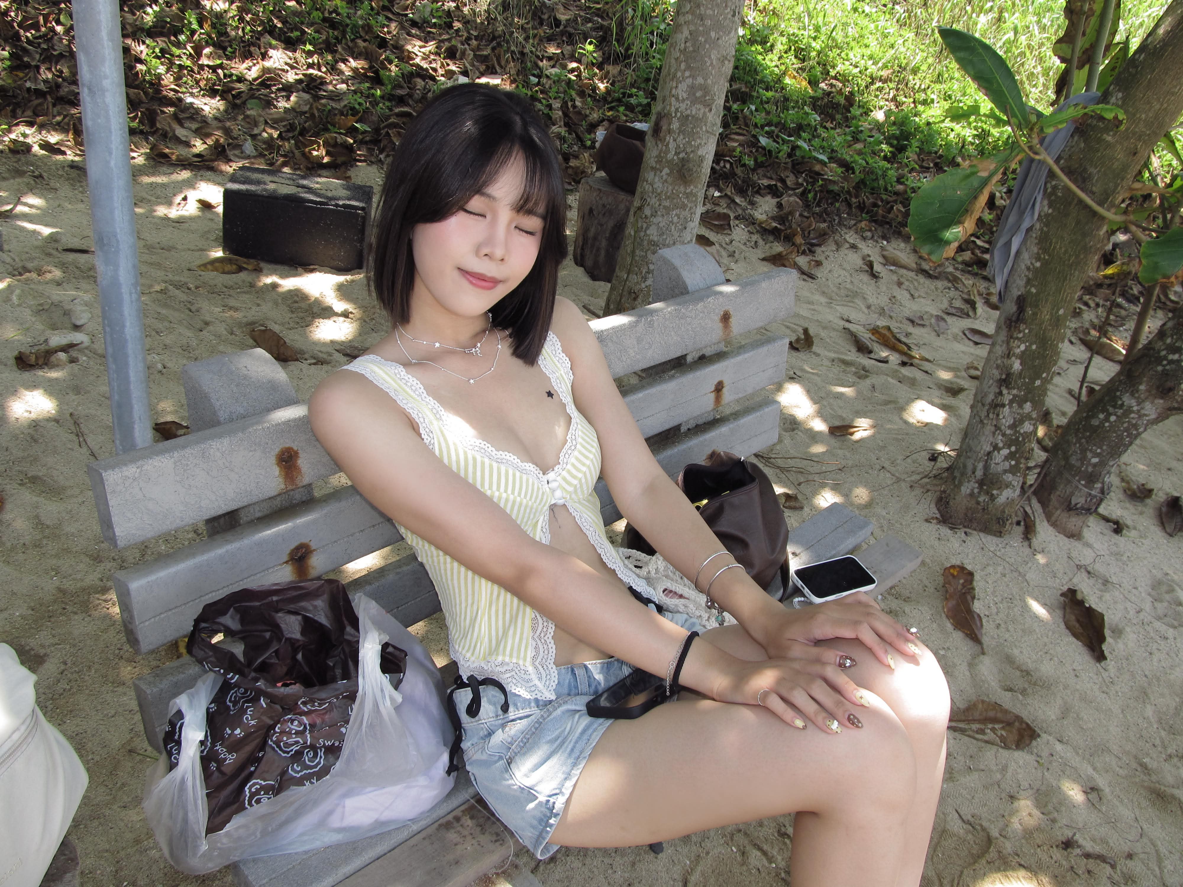 和老婆的做爱录音，一边操一边问老婆各种淫荡问题。