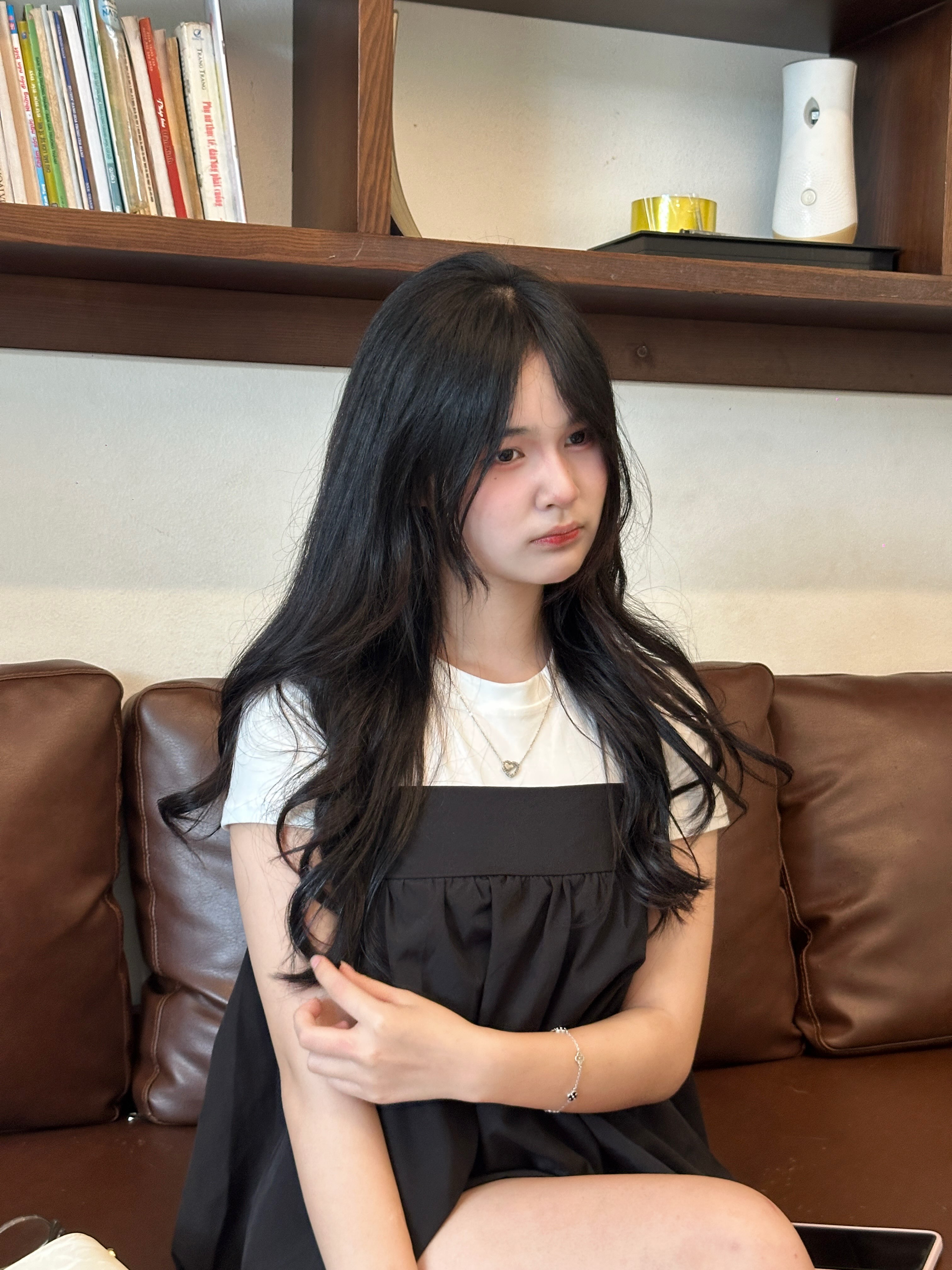 淫语调教骚逼人妻，让她和她妈脱光了去公园卖逼。