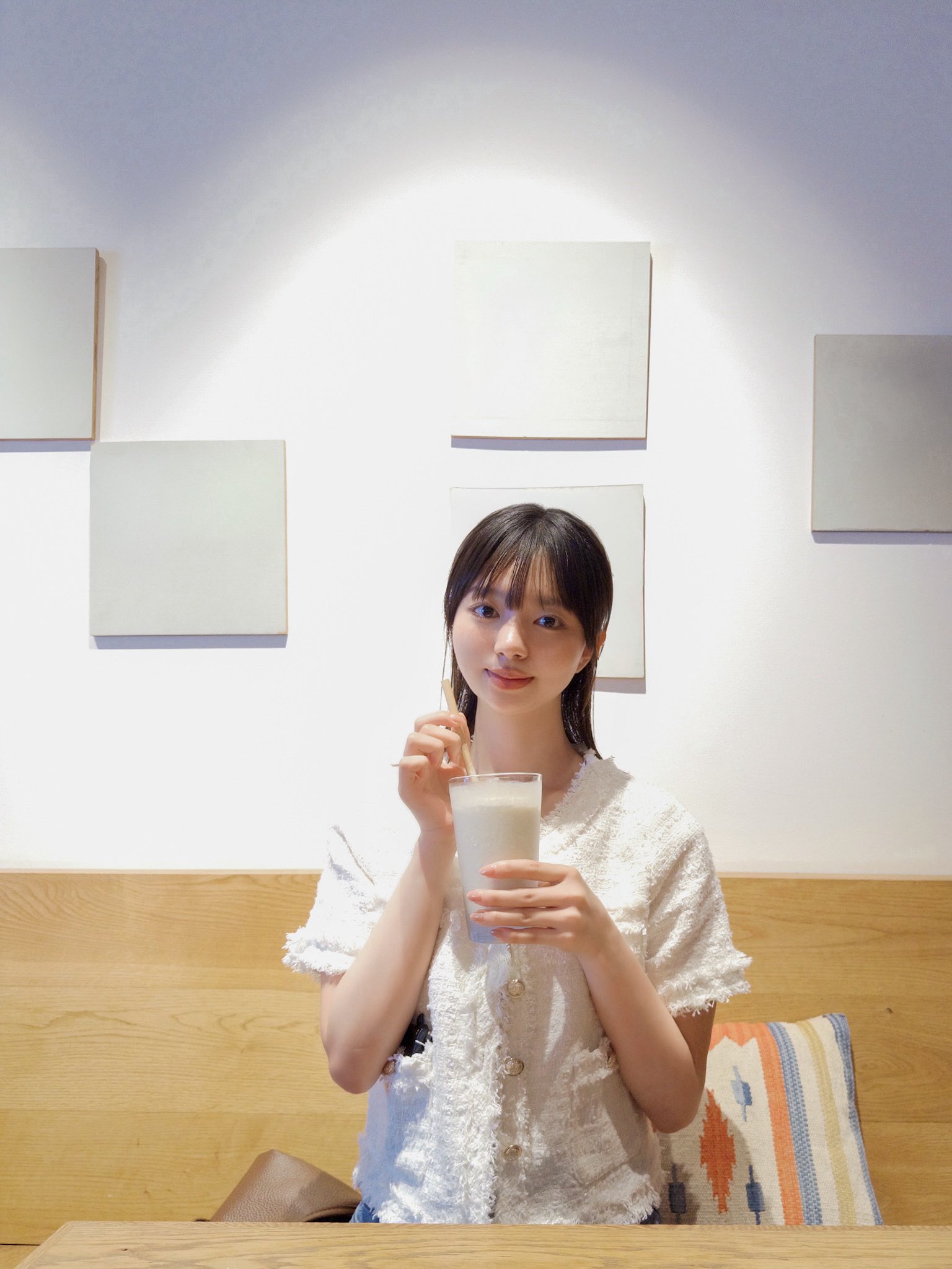 中午喝了酒性欲上来马上拉老婆回房间打炮。