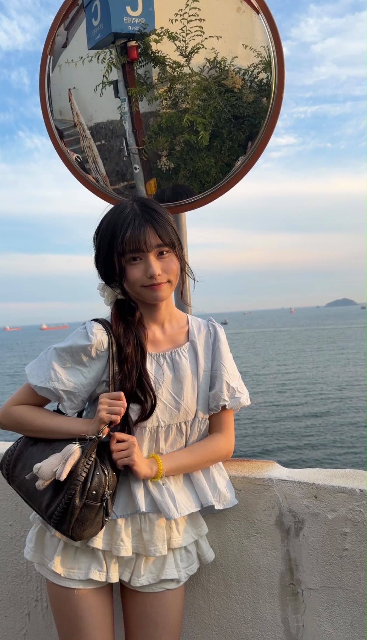 和小姨子开房，问她多久没被操了，让她把逼掰开，对白超淫荡。