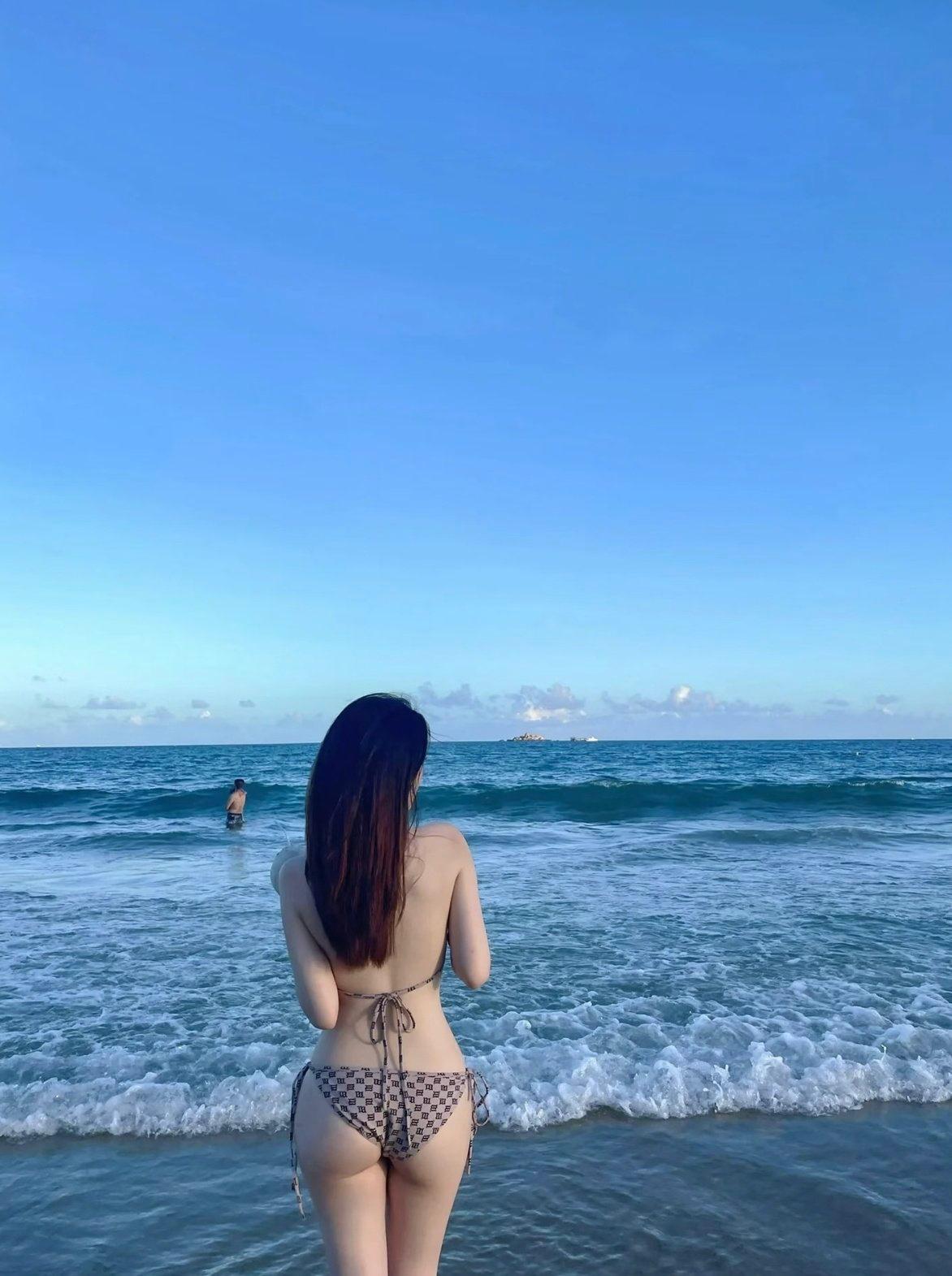 大学生情侣酒店开房操逼，已经是第三炮了，最后女的说怎么这么猛。