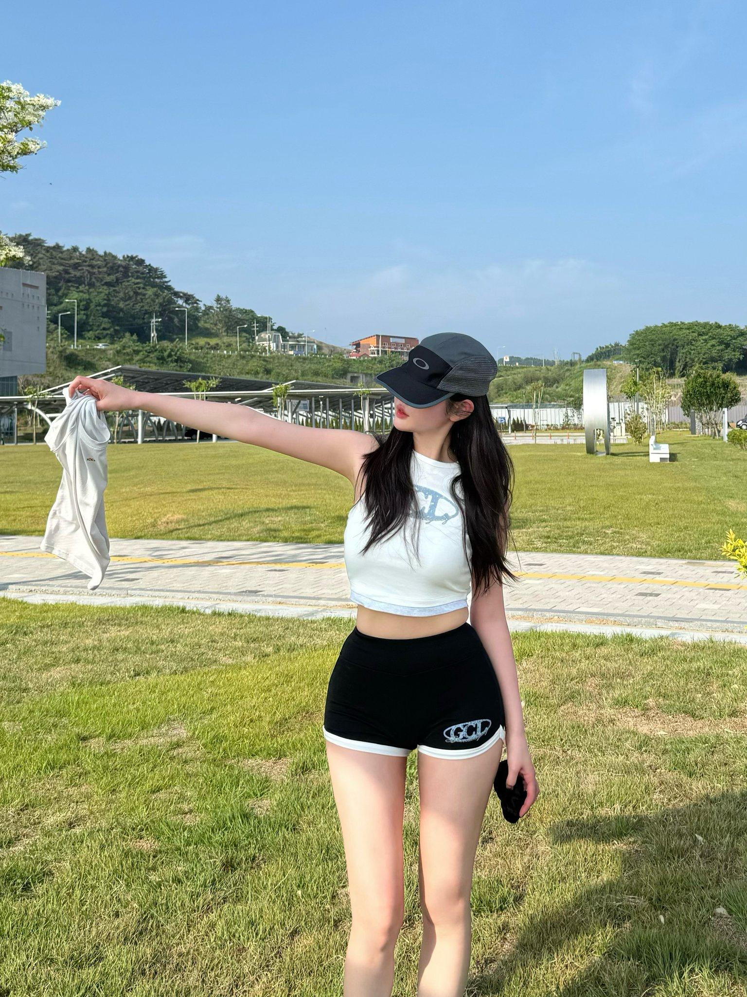 夫妻家里做爱录音，粤语对白。