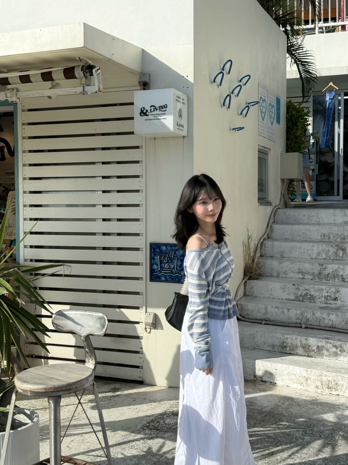 晚上和老婆做爱，丈母娘在隔壁