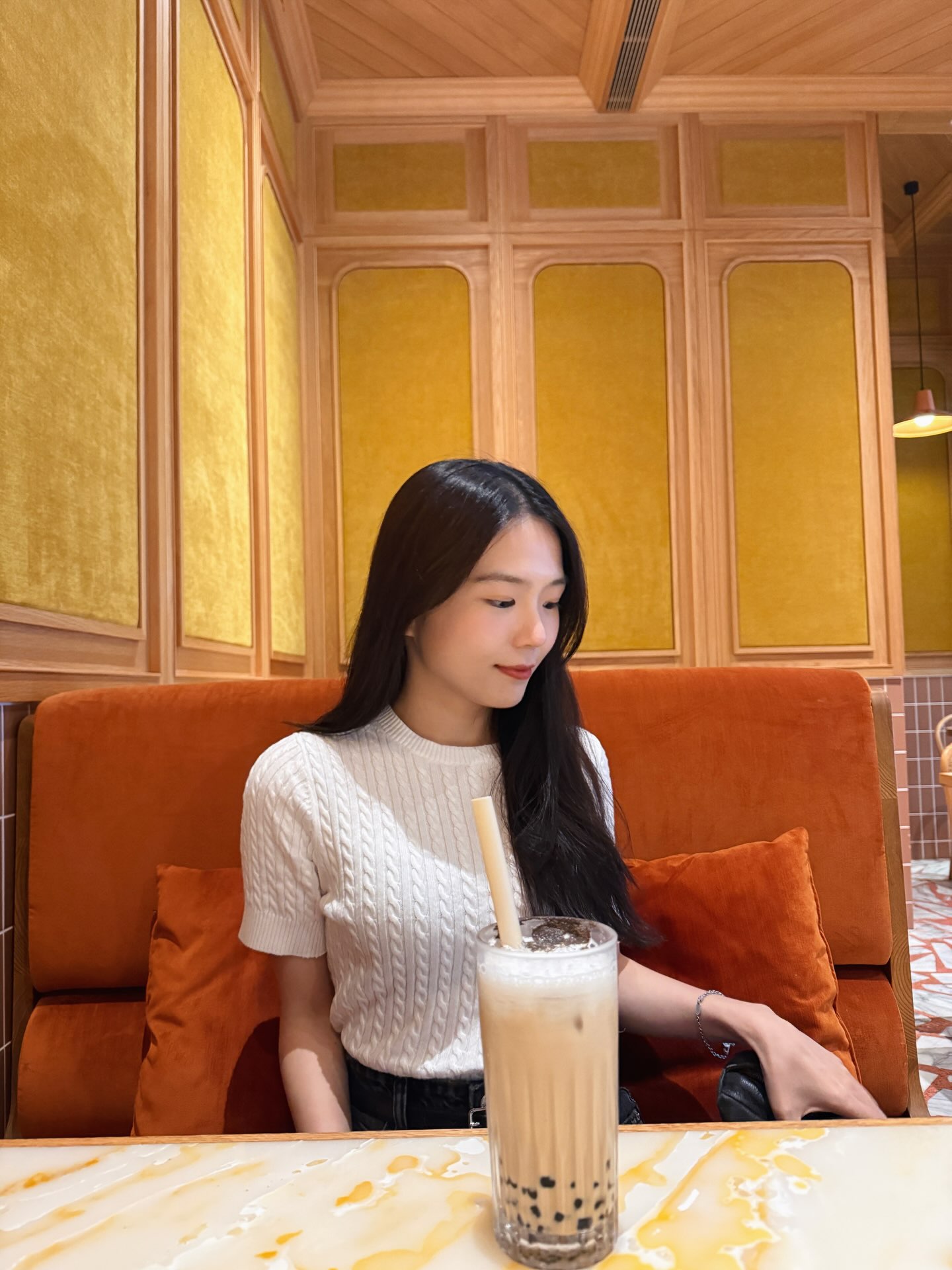 马上放暑假了，赶在回来前再操大一女友一顿。