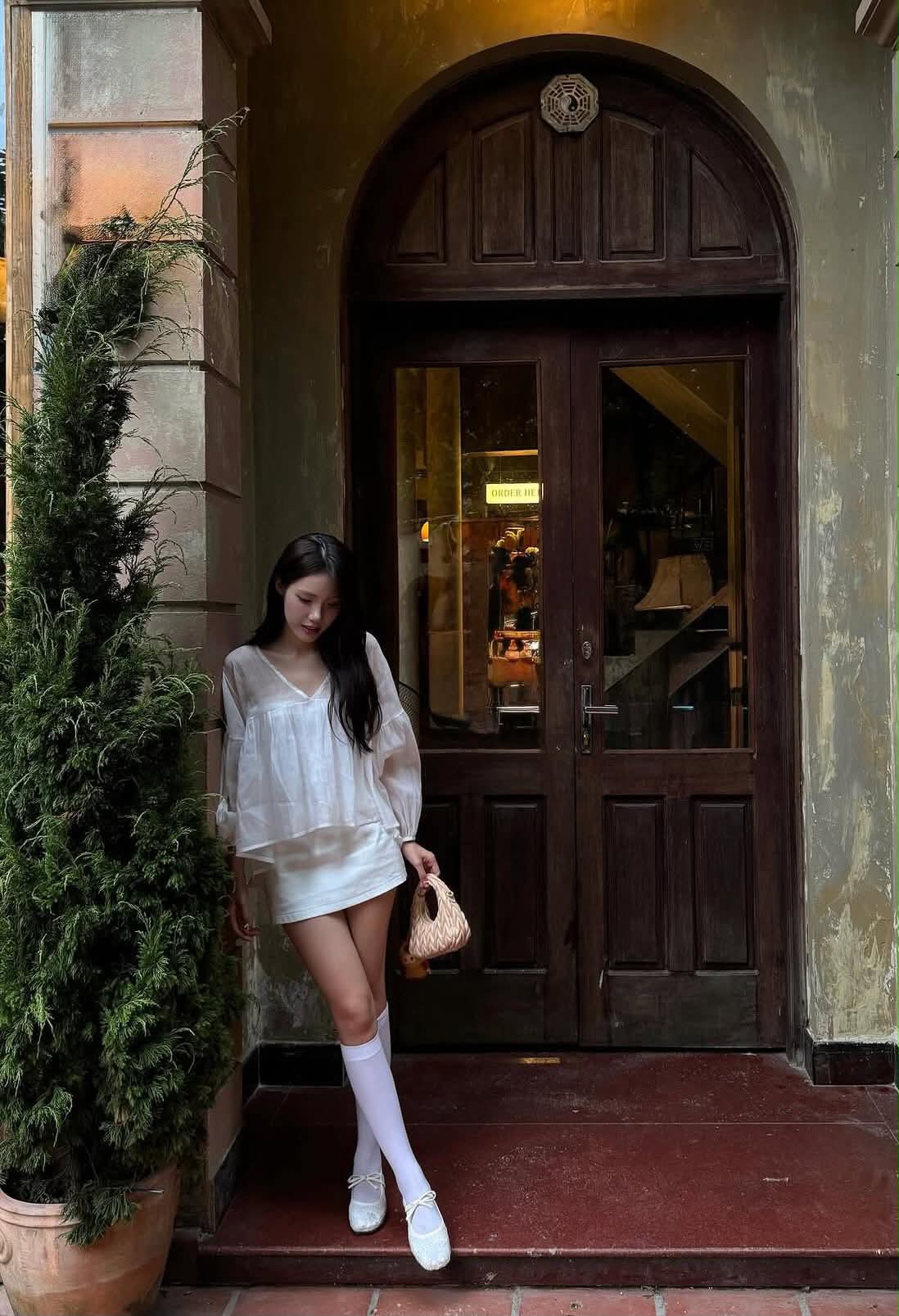 理发店洗头小妹为了业绩和我酒店操逼