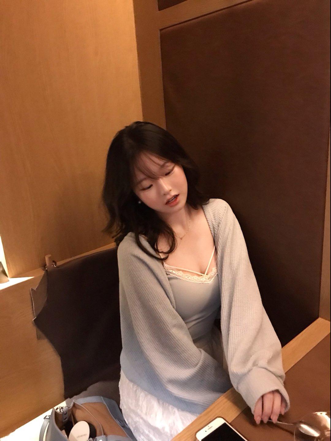 和女友的性爱录音，女友一直舒服的呻吟。