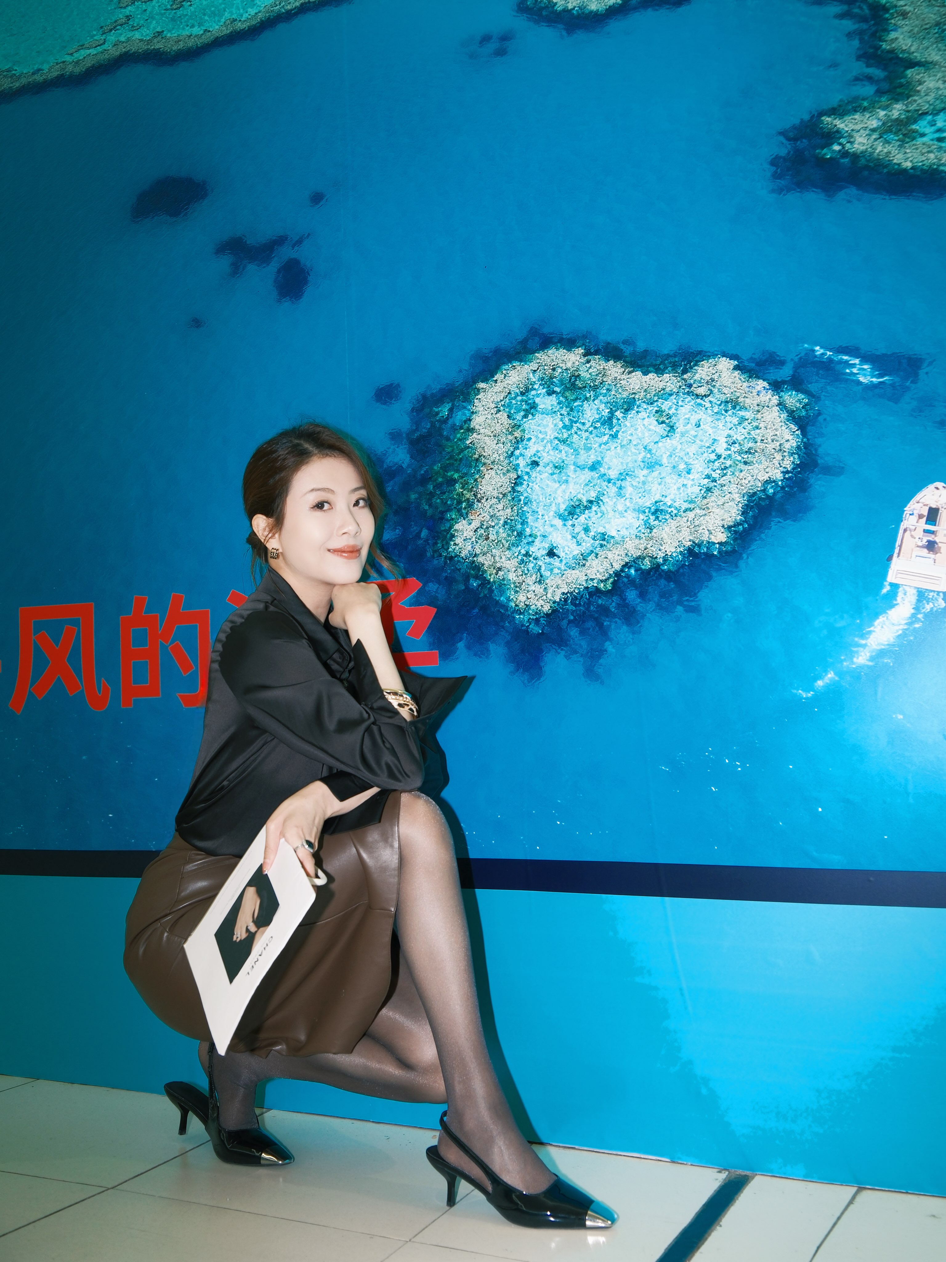 黑丝粗腿女友被操的娇喘不停，一直低声叫老公。