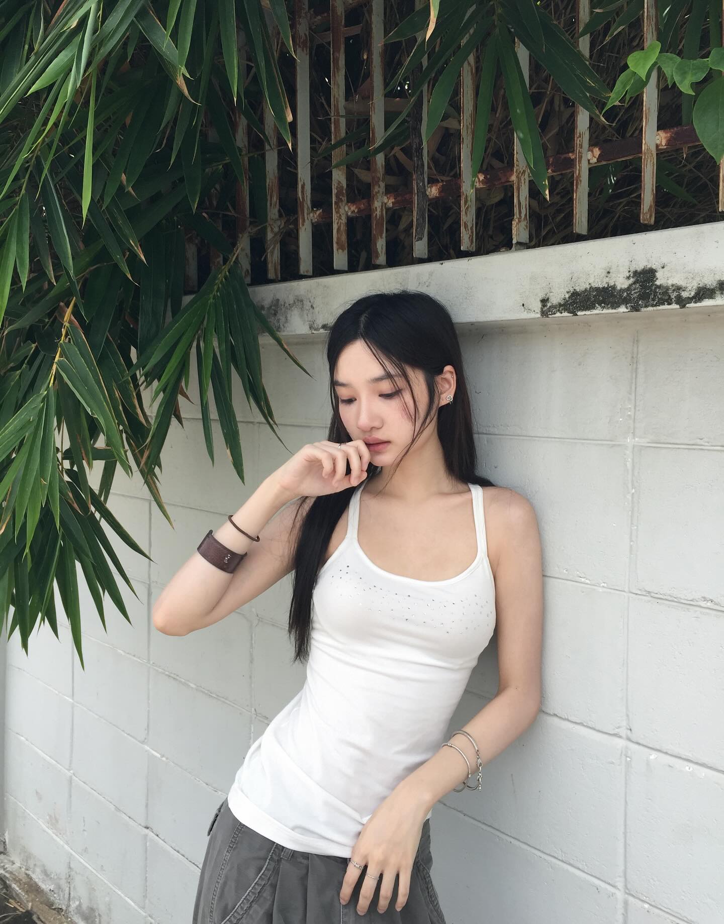 521 大学附近酒店，女大学生被搞的叫爸爸，叫床声诱人。