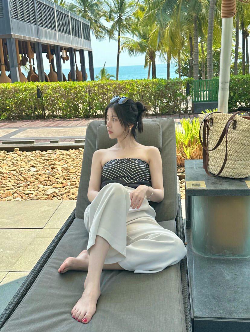 三亚背着老婆操前女友，刺激。