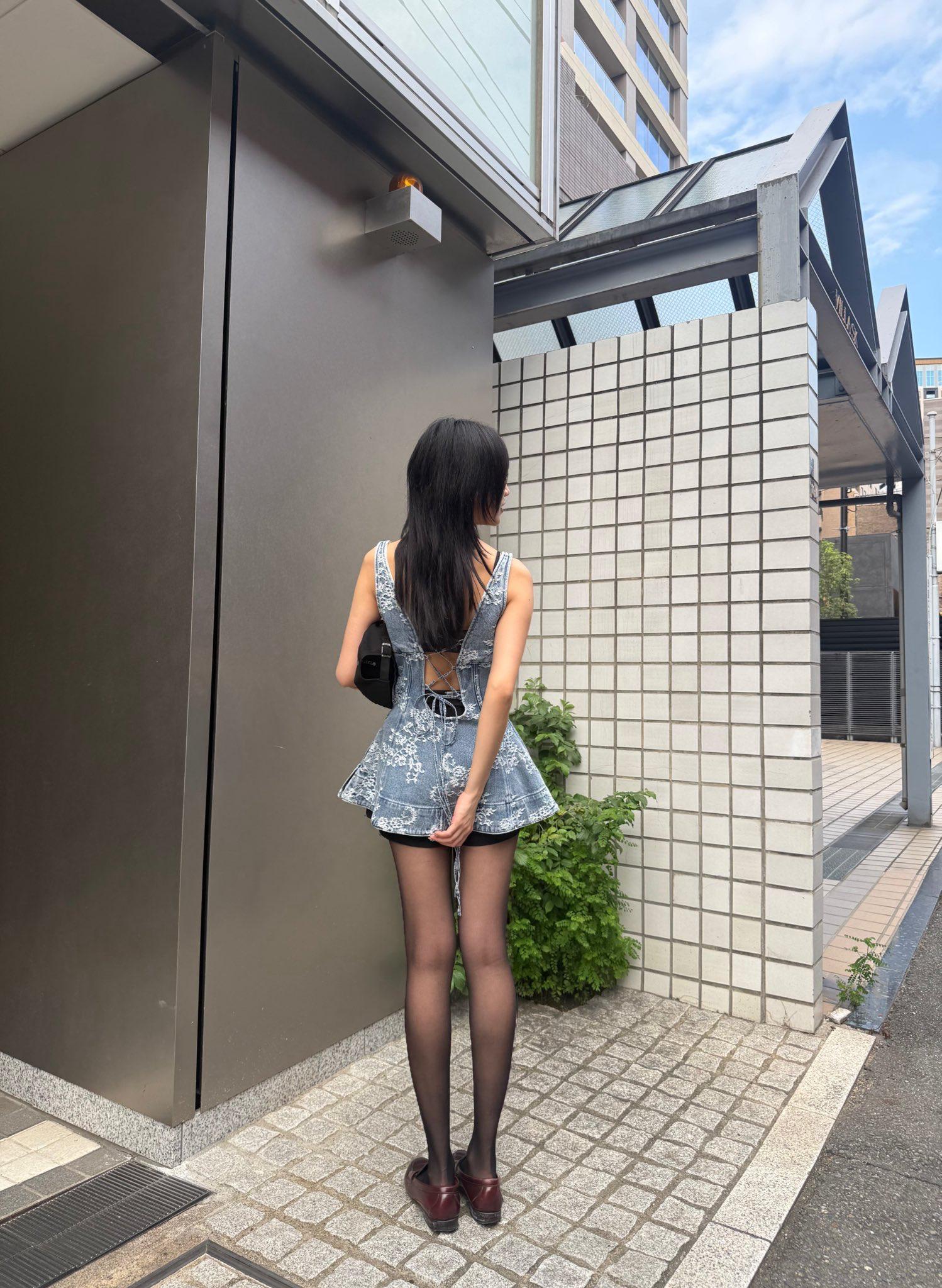干兰州万象城柜姐，刚插进去就说受不了了。