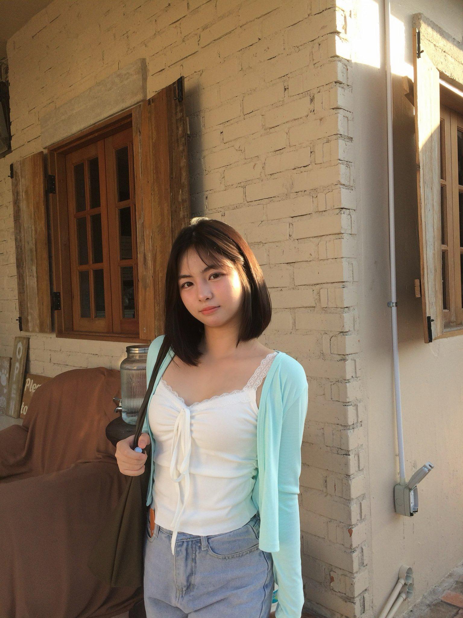 操女朋友的时候和她聊前任操的爽不爽