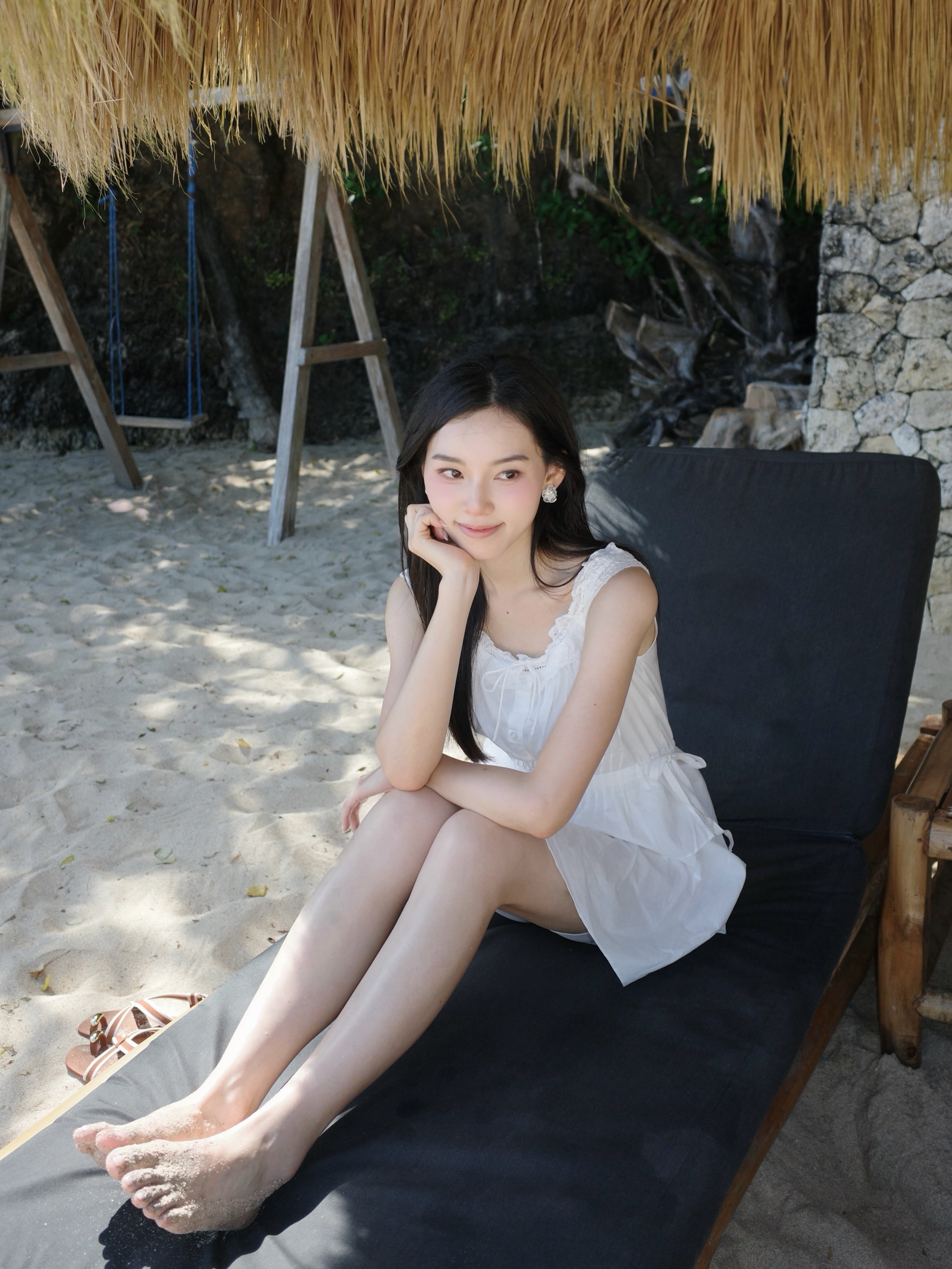 出租屋不拉窗帘操女友，问女友怕不怕被看见被操，她说无所谓。
