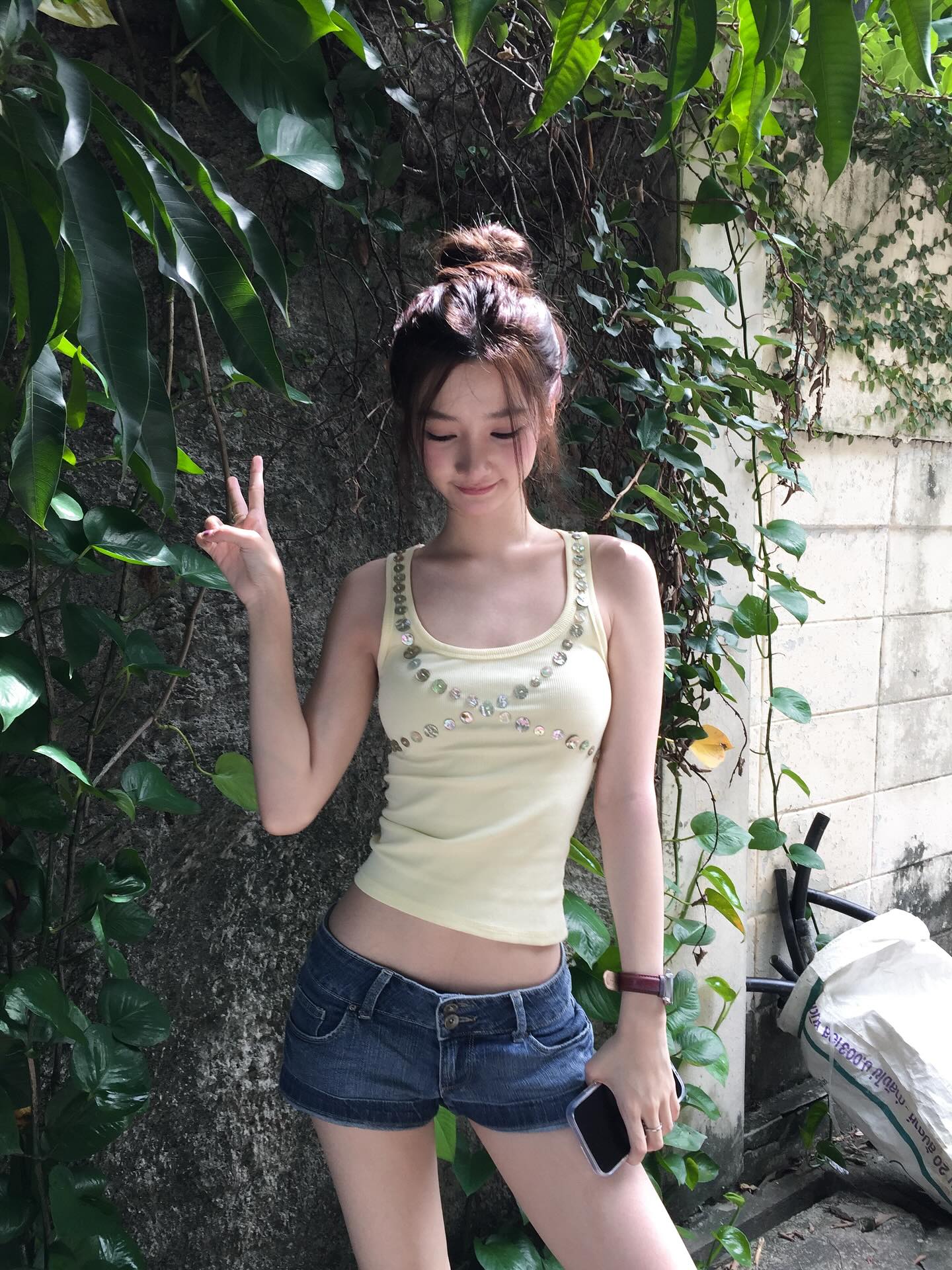 嫂子一如既往的骚话连篇