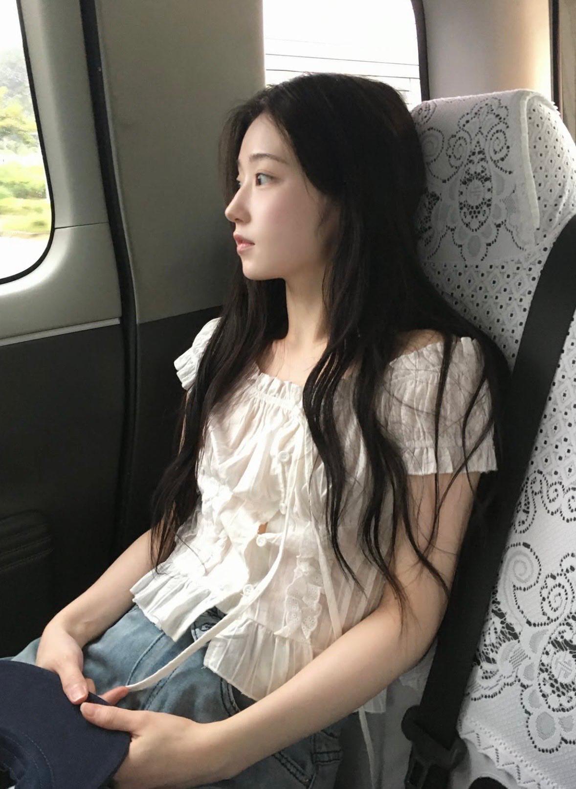 和女友酒店做爱，两个人都舒服的不断呻吟。