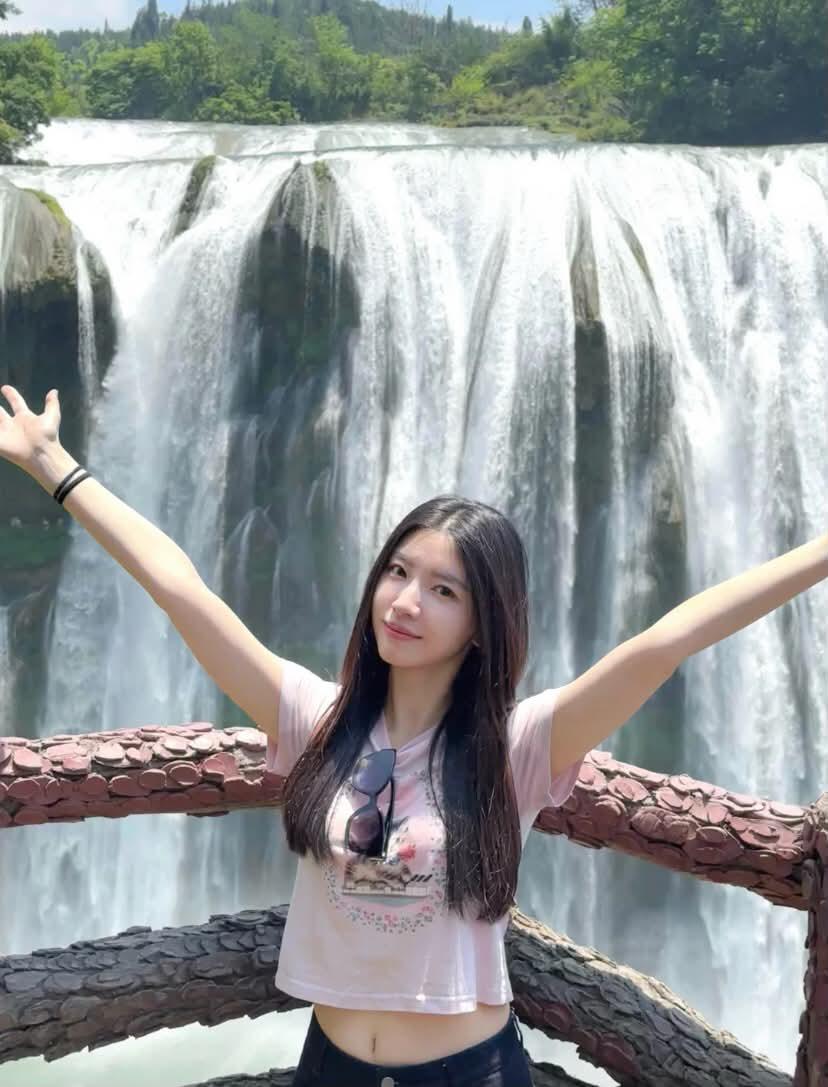 偷情同事老婆，被操的说好深。