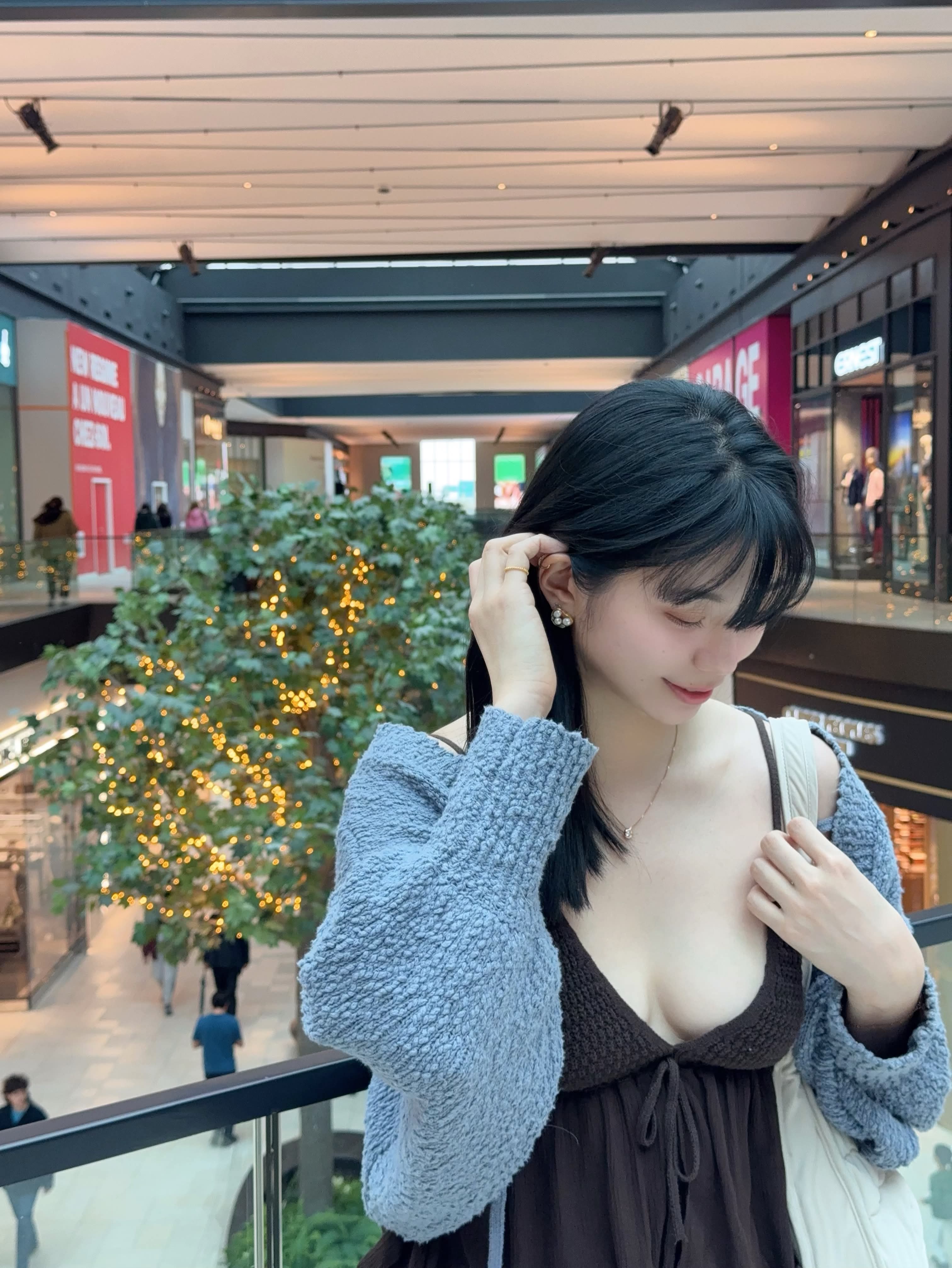 十一旅游日女友，还让我射嘴里。