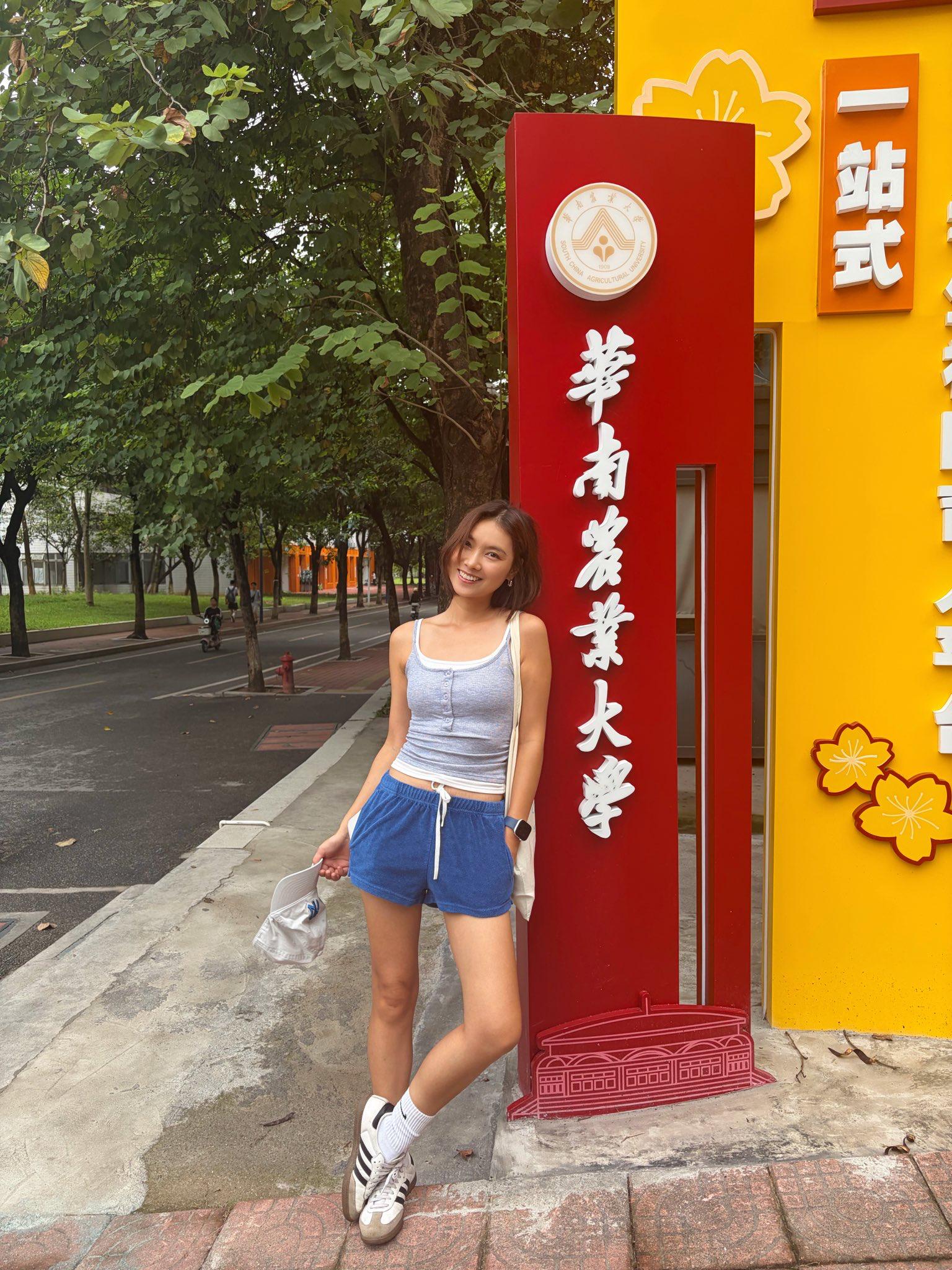 国庆多姿势操四川女友，叫床非常骚。