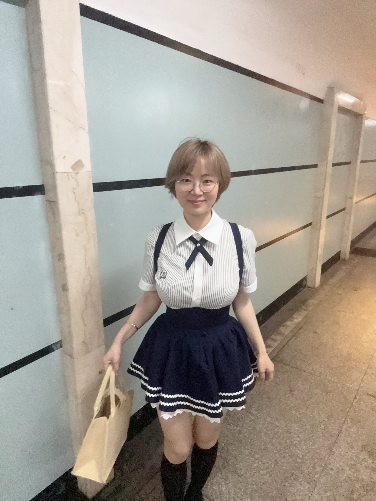 汉庭酒店日大奶子女友，被操的时候说自己不是骚逼。