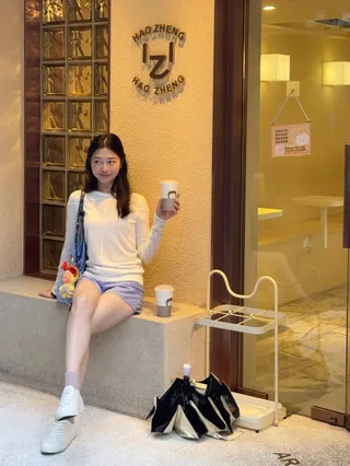 偷录上大学的侄女被男友操，没想到叫床这么骚。