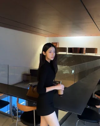 高难度姿势倒操舞蹈生女友，淫荡叫床。